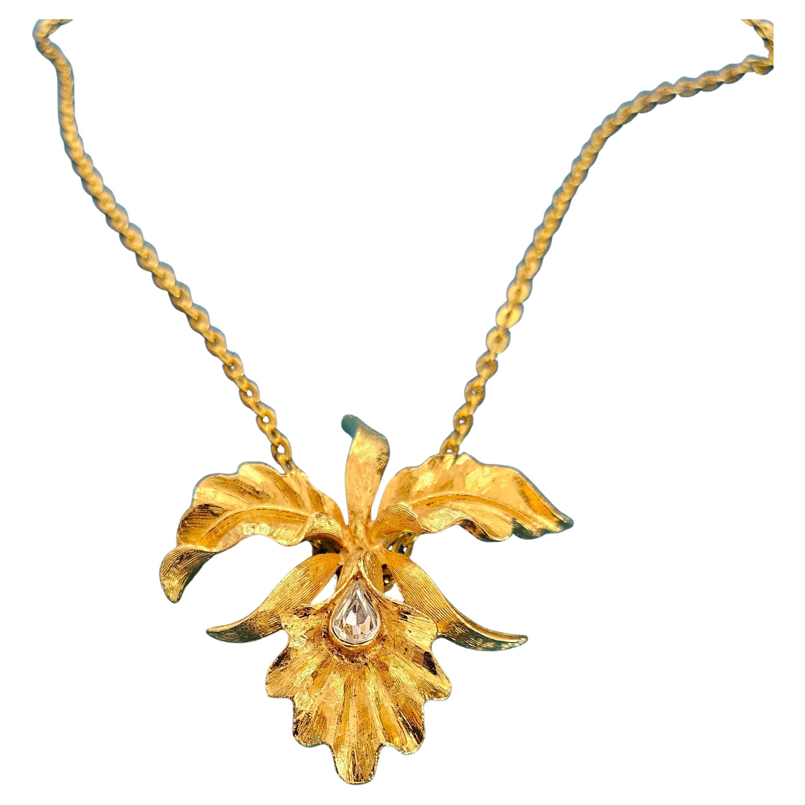 Collana con ciondolo a forma di orchidea dell'era moderna di metà secolo in vendita