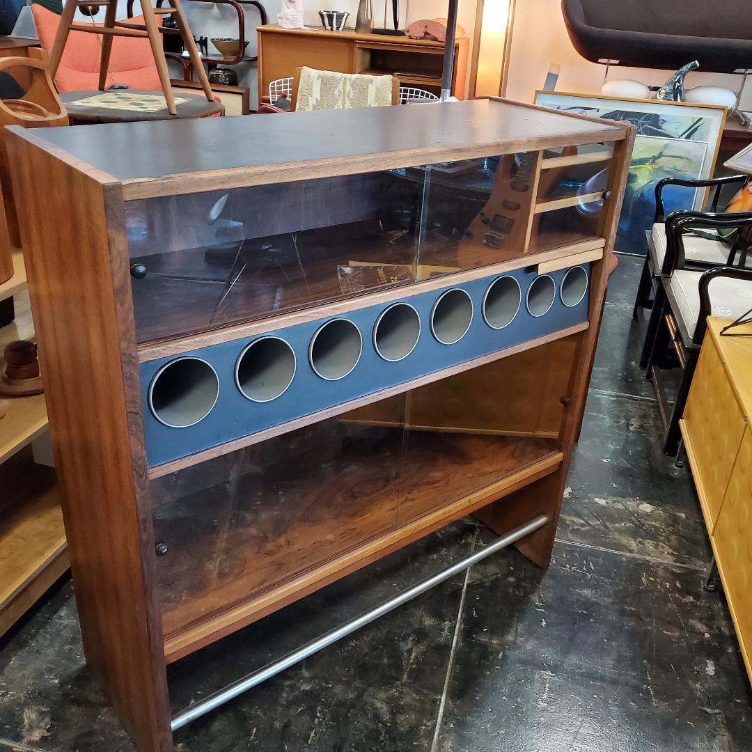 Mid-Century Modern Erik Buch Danish Rosewood Dry Bar In Good Condition For Sale In Monrovia, CA