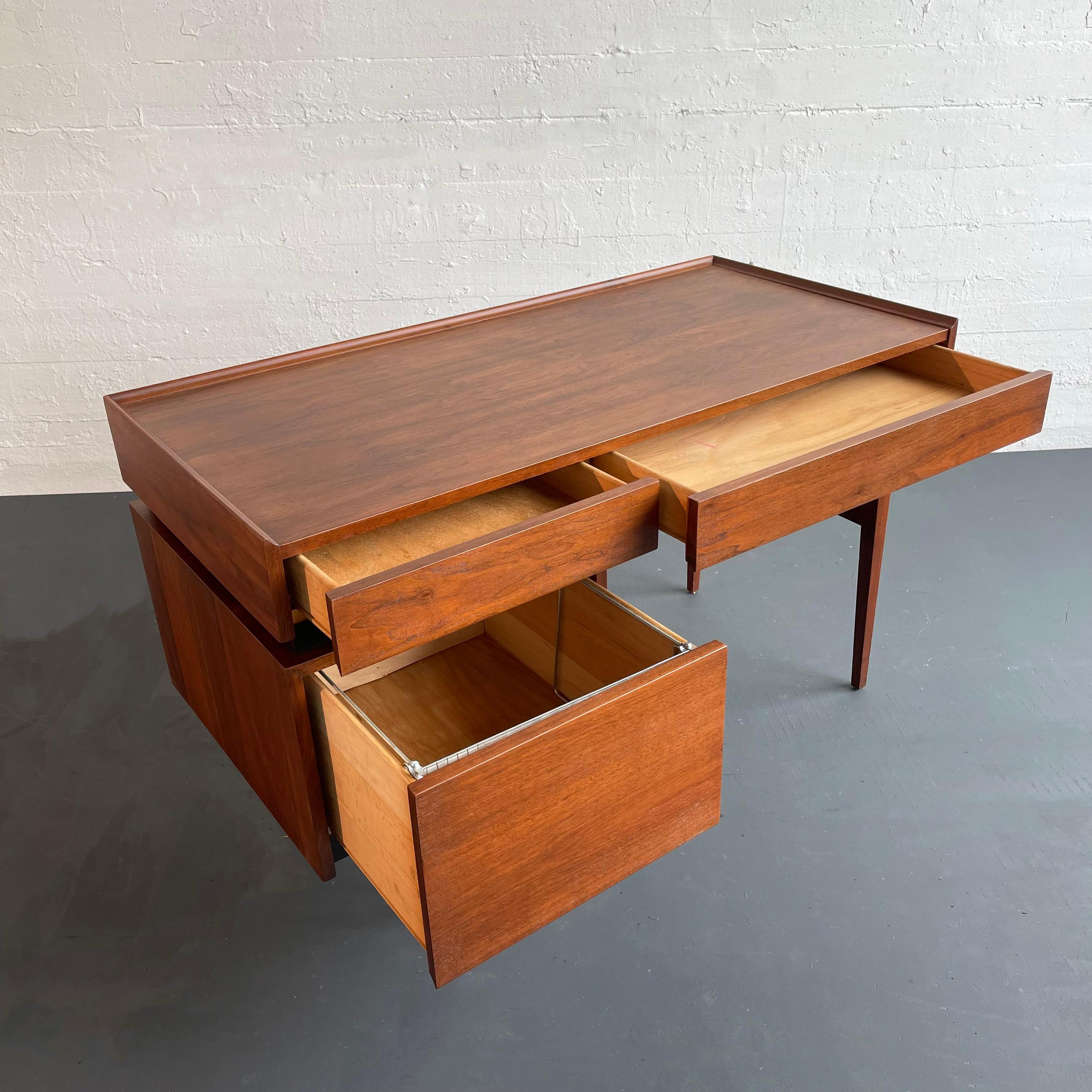 20th Century Mid-Century Modern 