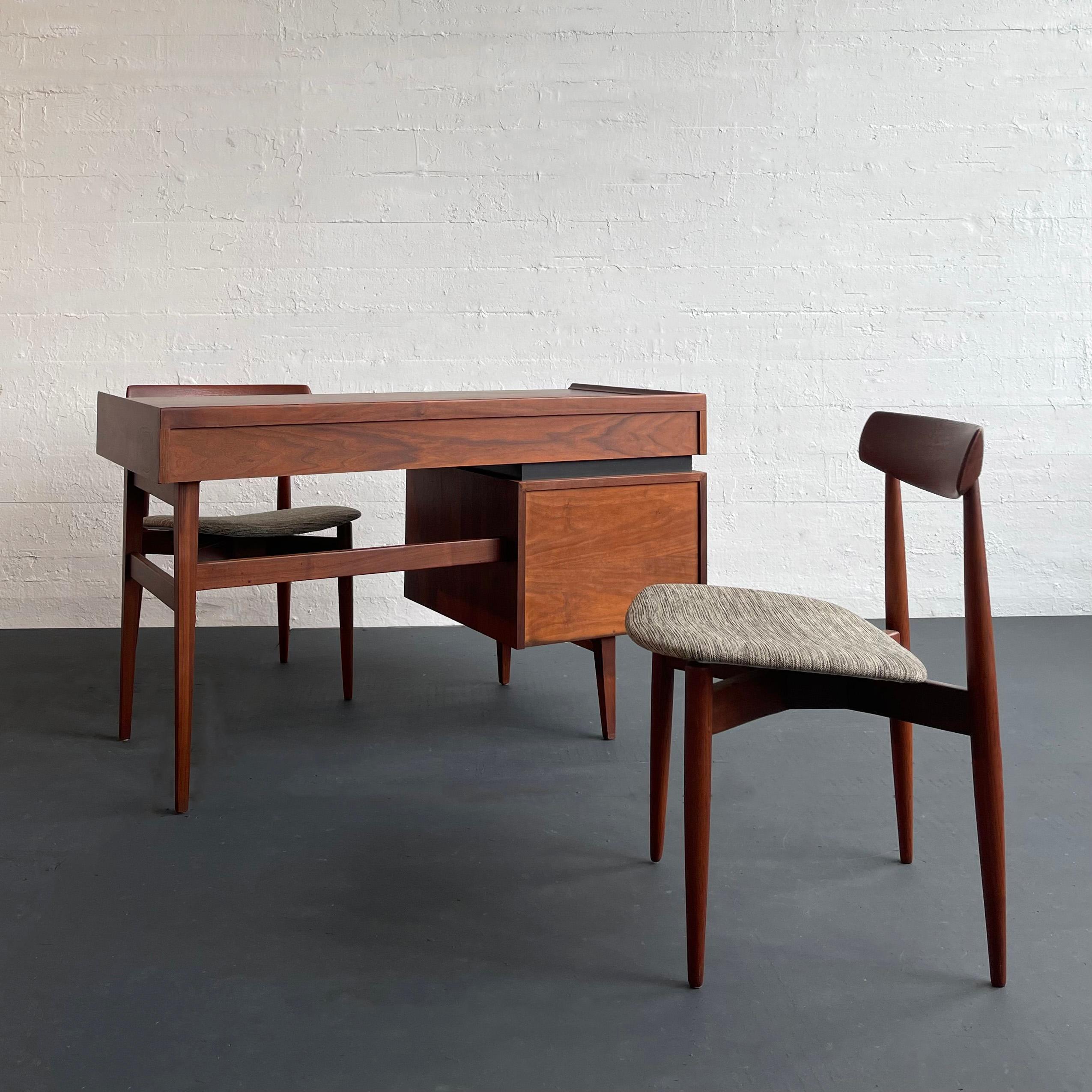 Mid-Century Modern 