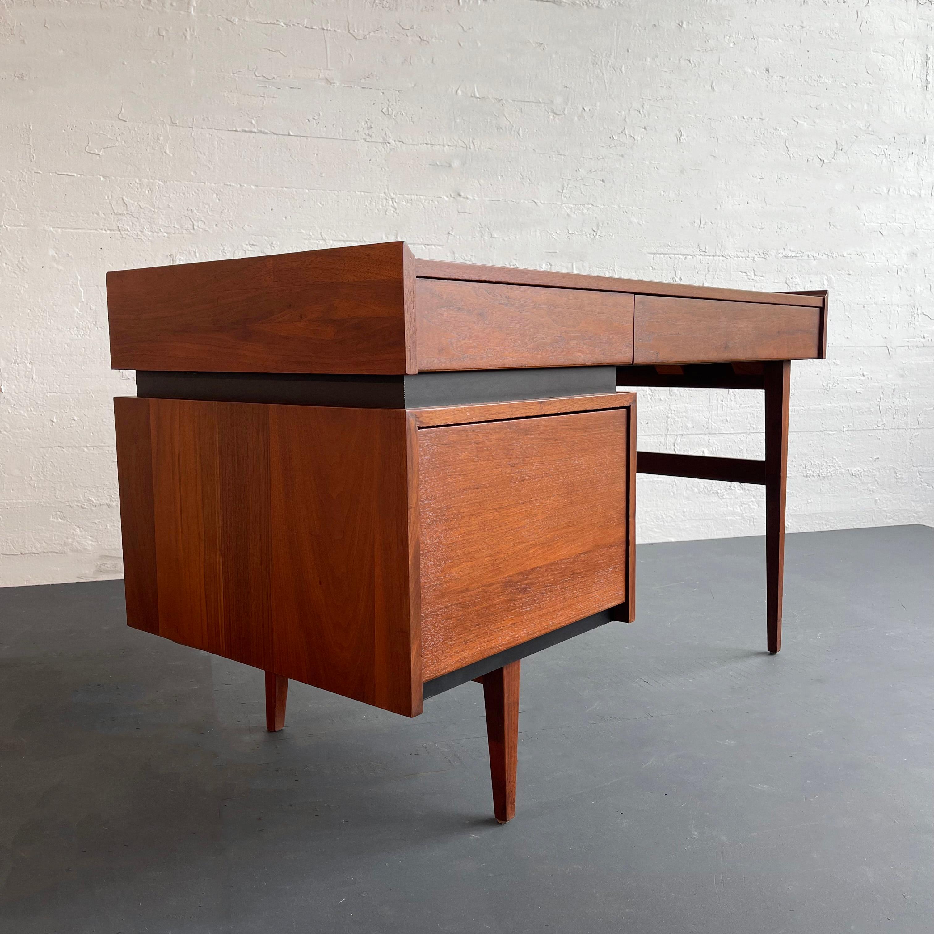 Mid-Century Modern 