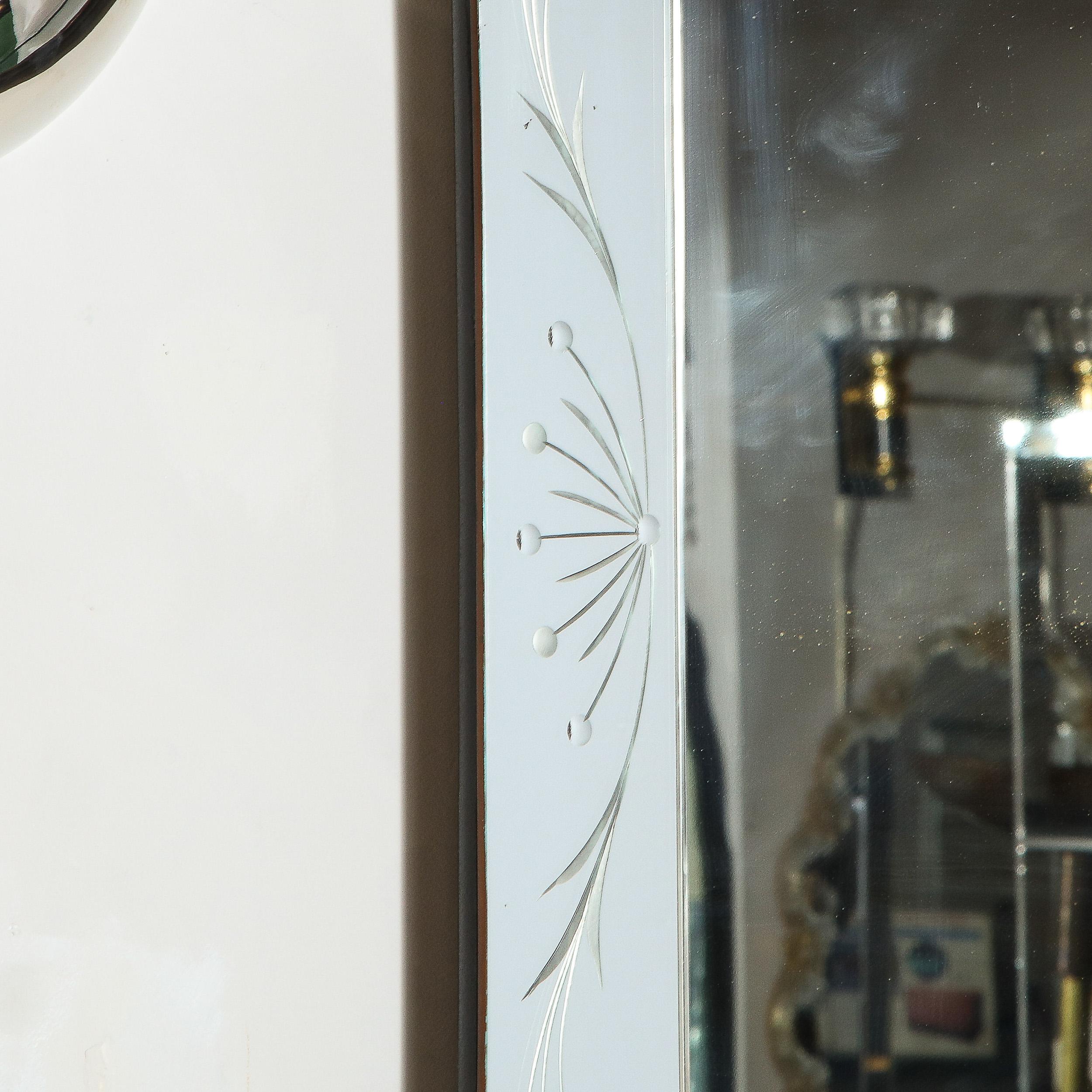 Moderner geätzter und abgeschrägter venezianischer Spiegel aus der Jahrhundertmitte mit Schwalbenschwanz-Ecken im Angebot 4