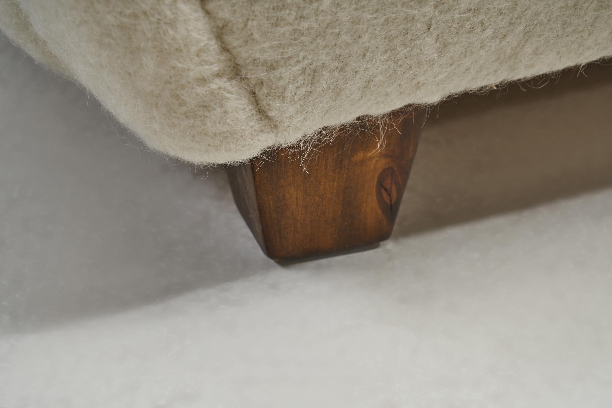 Chaise longue d'ébéniste européenne The Moderns, Europe 1950s en vente 6