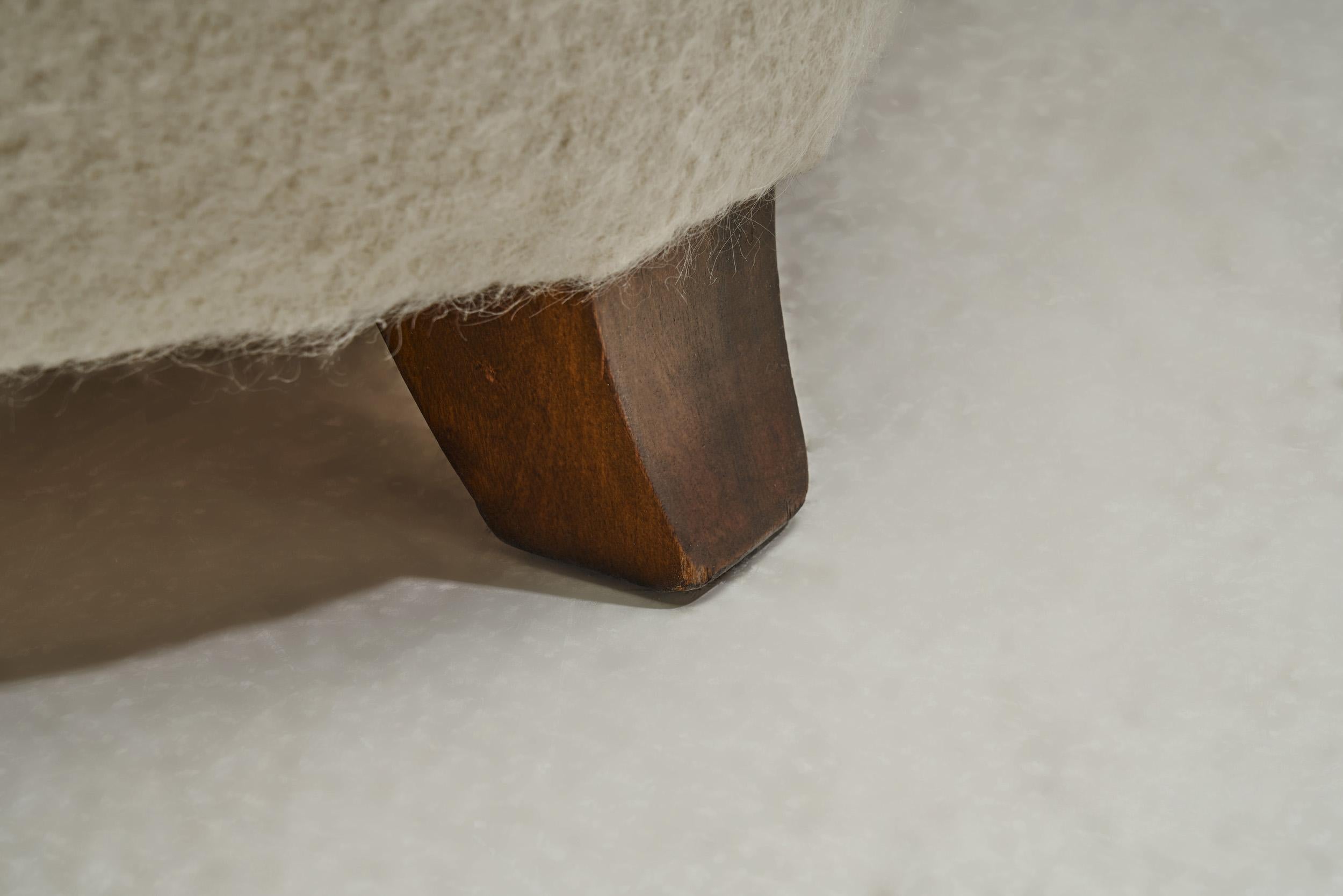 Chaise longue d'ébéniste européenne The Moderns, Europe 1950s en vente 7