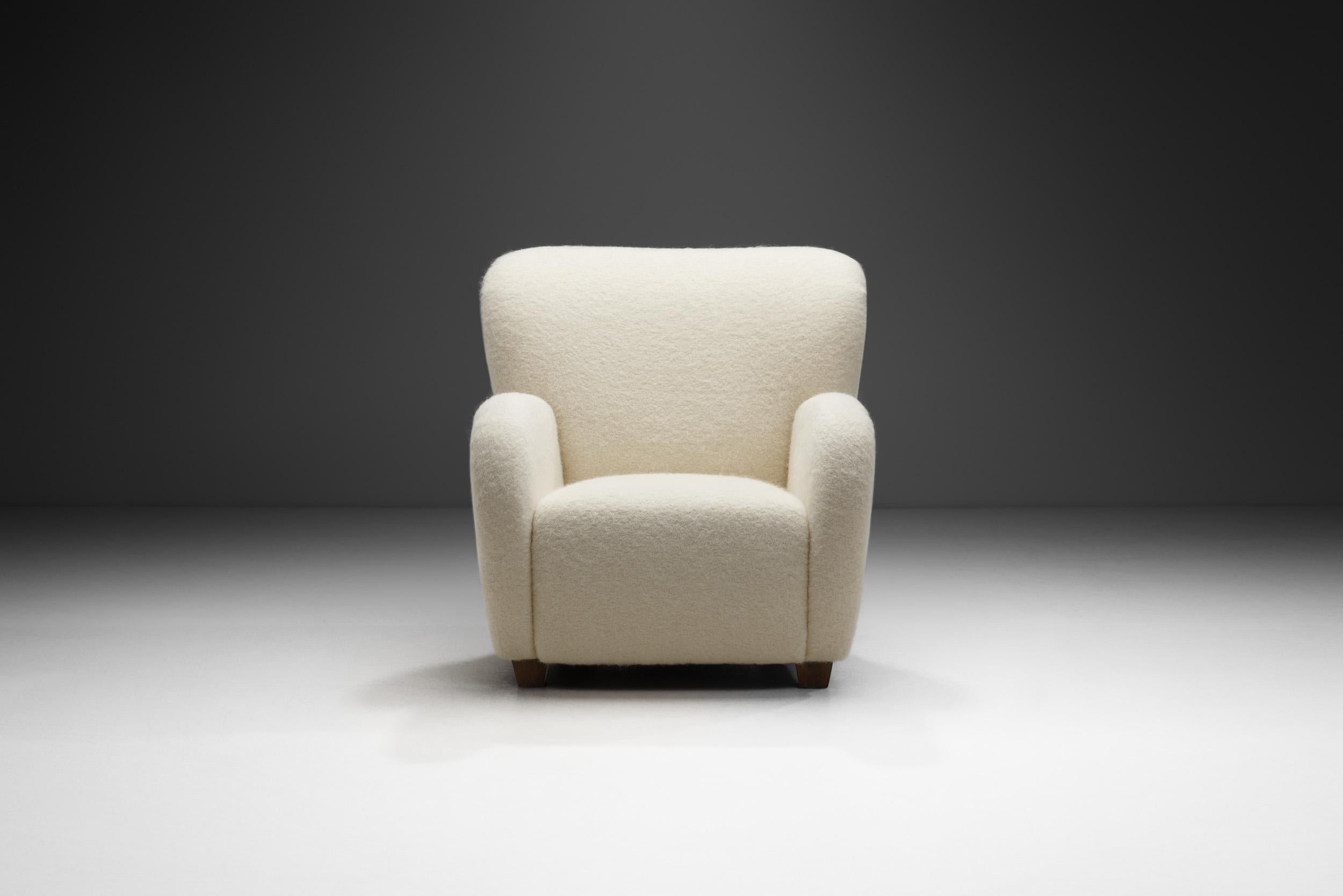 Mid-Century Modern European Cabinetmaker Lounge Chair, Europe 1950s In Good Condition In Utrecht, NL