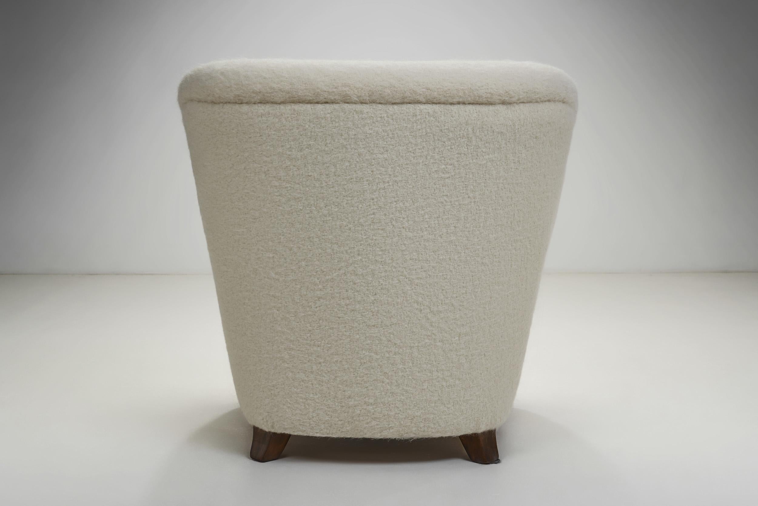 Tissu Chaise longue d'ébéniste européenne The Moderns, Europe 1950s en vente