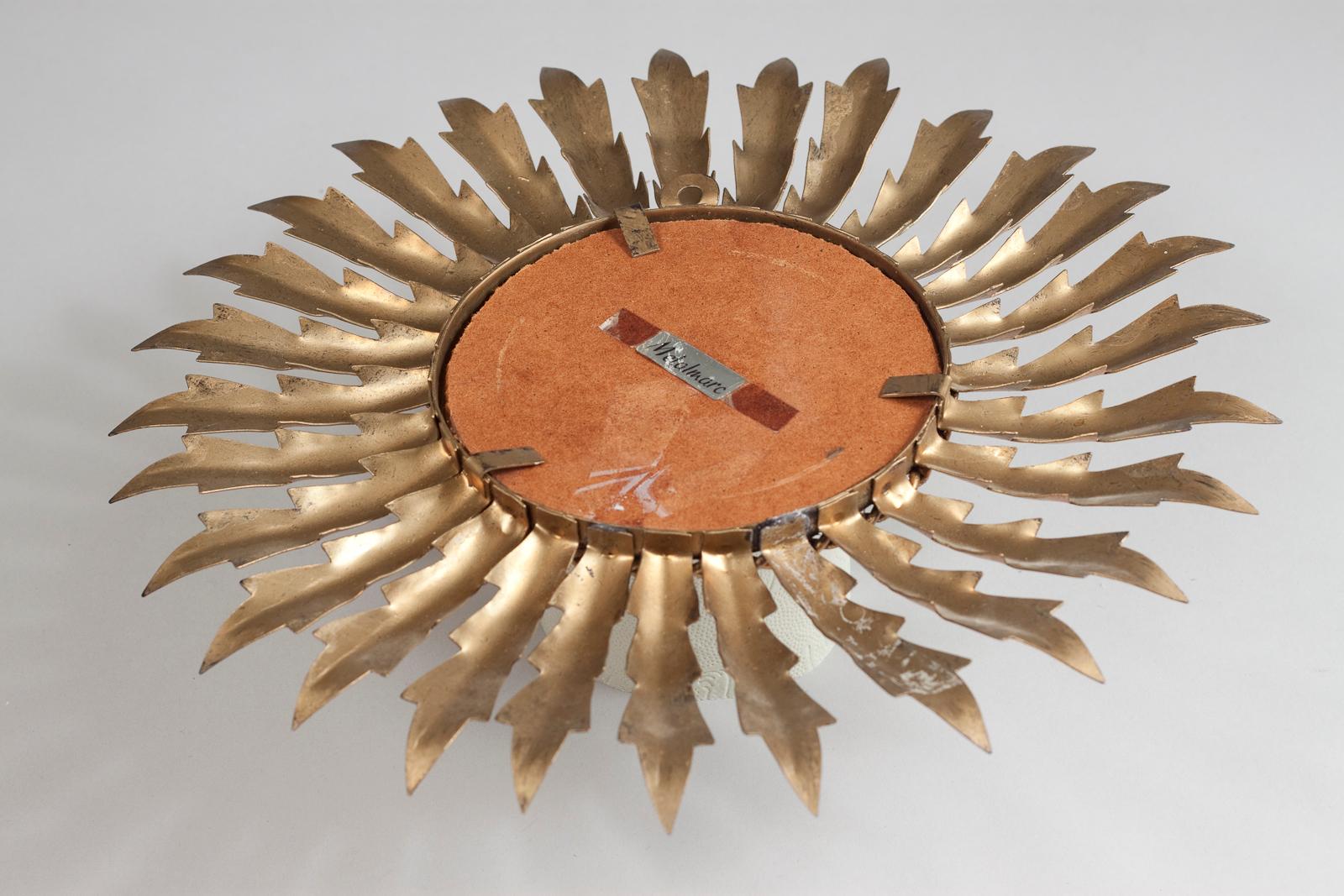20th Century Mid-Century Modern European Sunburst Wall Mirror in Gilt Metal For Sale