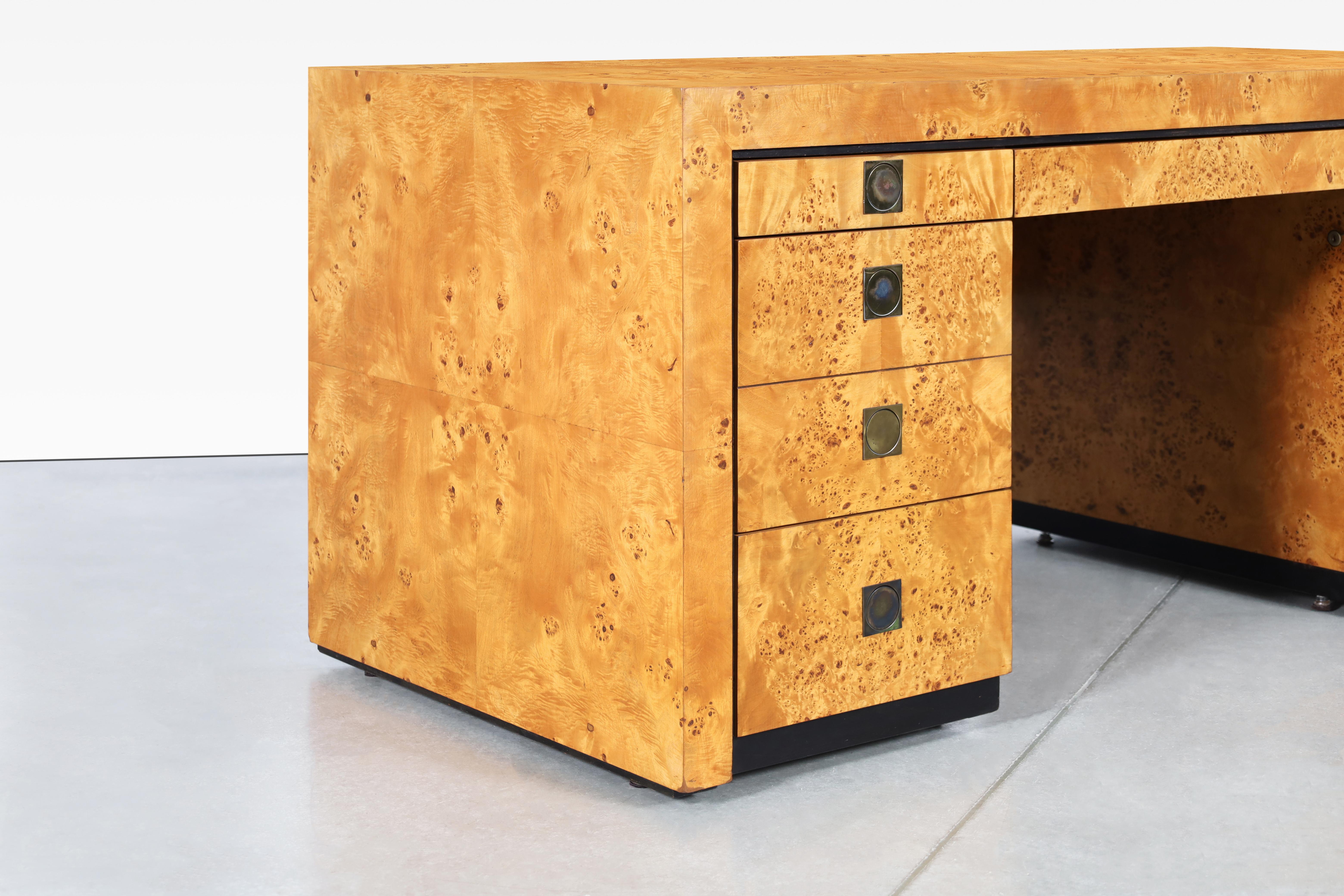 Mid-Century Modern Bureau de direction en bois de ronce de style Modernity par Hekman en vente