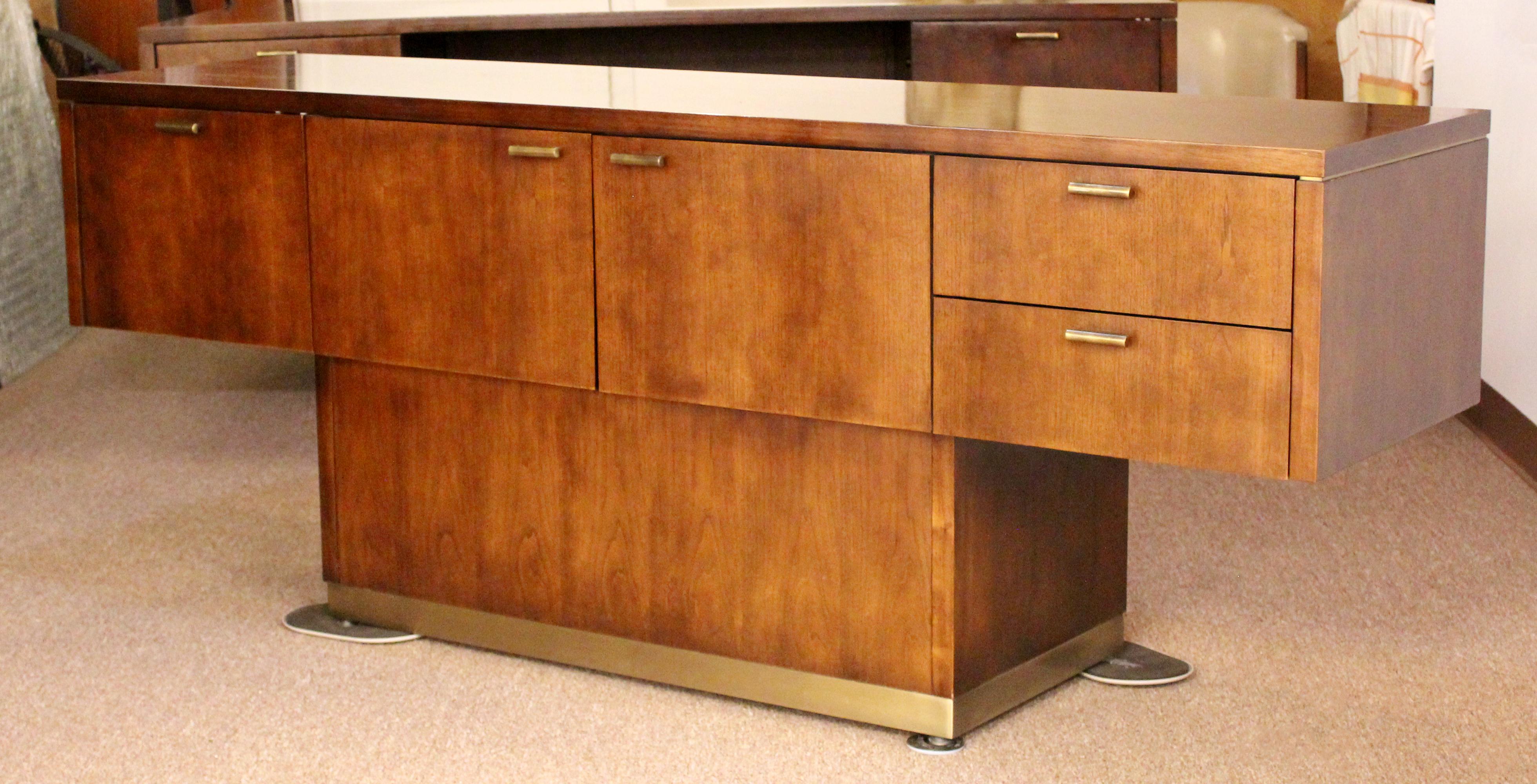 Mid-Century Modern Executive Cantilever Desk & Credenza Walnut Brass Myrtle Desk 6