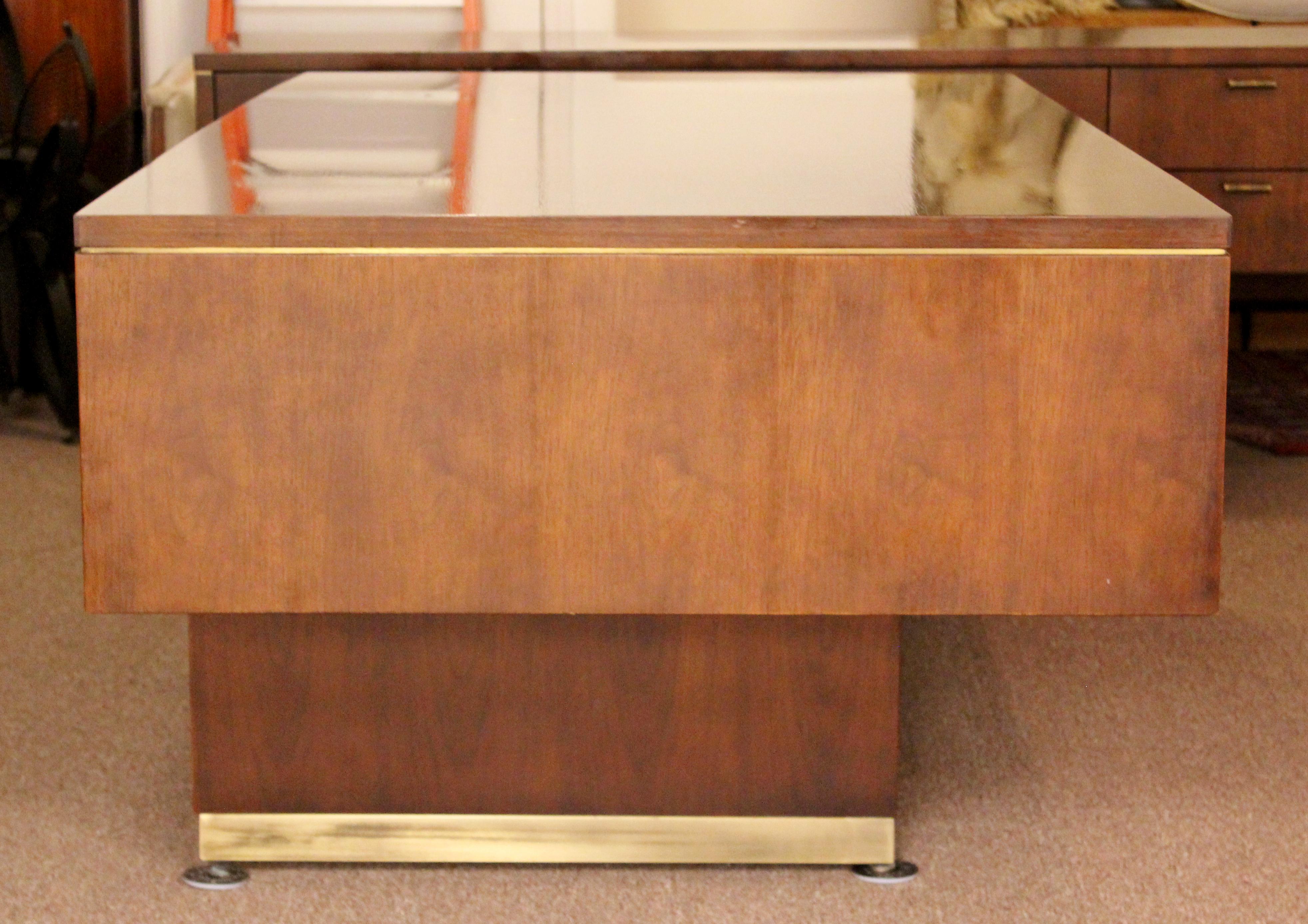 Mid-Century Modern Executive Cantilever Desk & Credenza Walnut Brass Myrtle Desk In Good Condition In Keego Harbor, MI