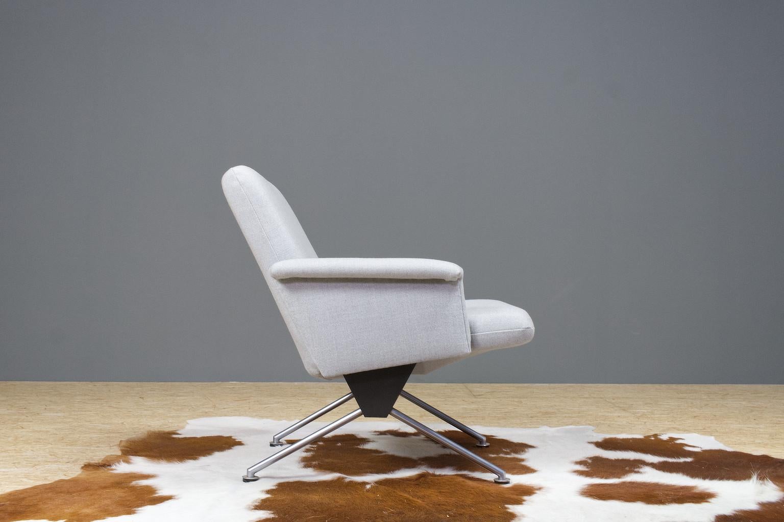 Dutch vintage lounge chair in grey, model 1432, by Andre Cordemeyer, 1961 Gispen 1