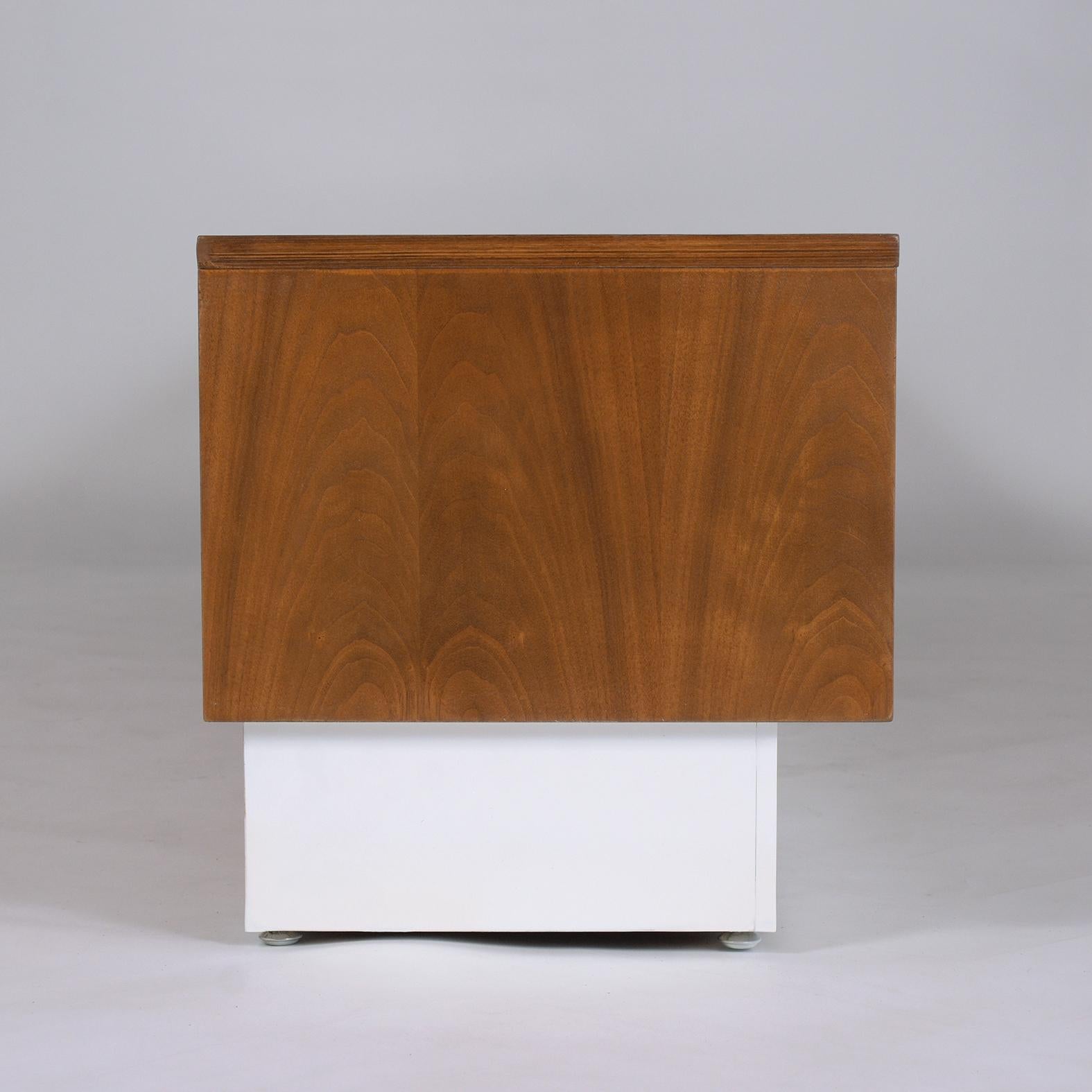 Long Mid-Century Modern Lacquer Credenza 7