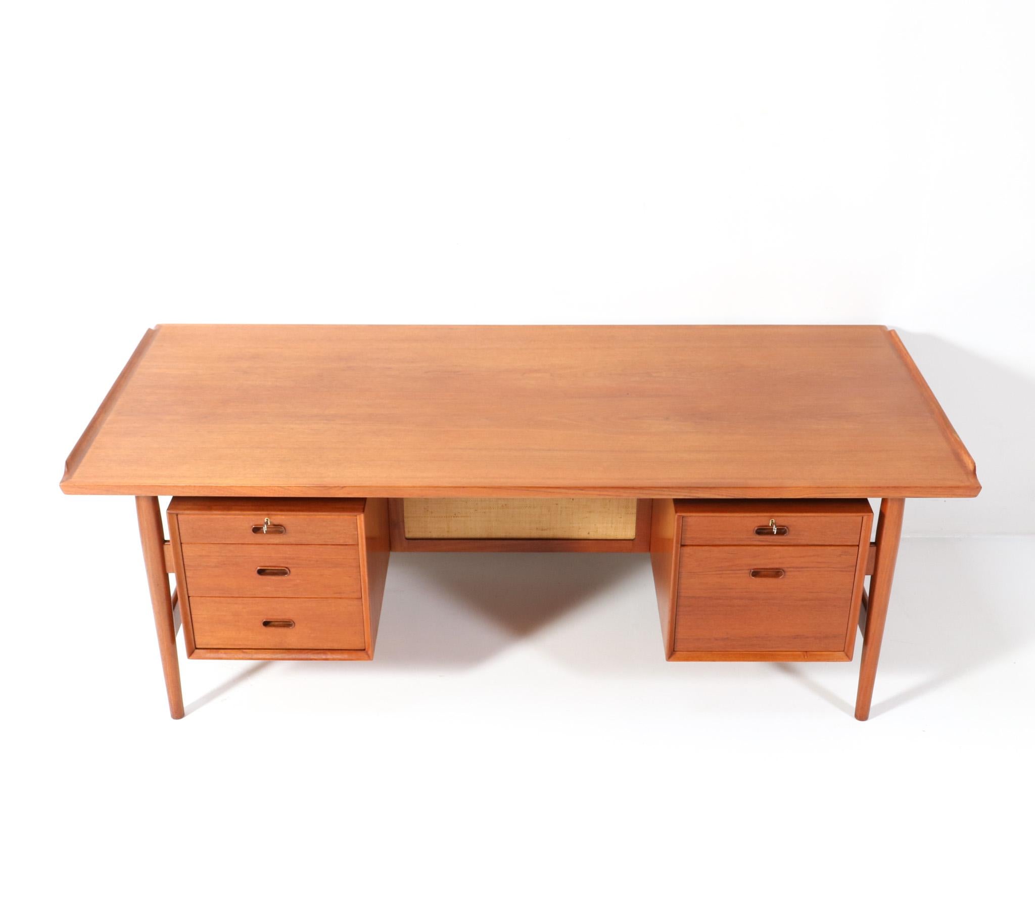 Moderner Chefschreibtisch 207 aus der Mitte des Jahrhunderts von Arne Vodder für Sibast, 1960er Jahre (Moderne der Mitte des Jahrhunderts) im Angebot