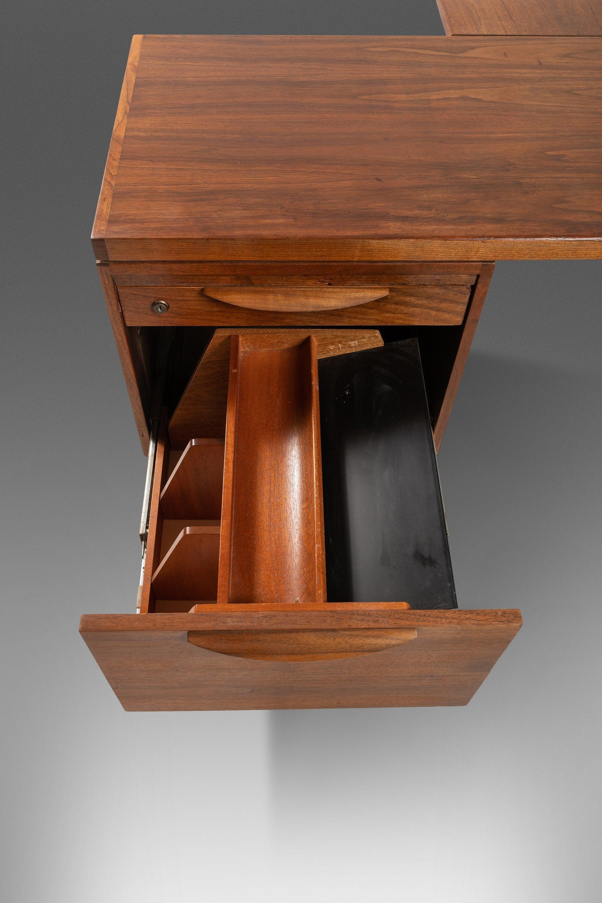 Mid-Century Modern Executive Desk with Return in Walnut by Jens Risom, USA 4
