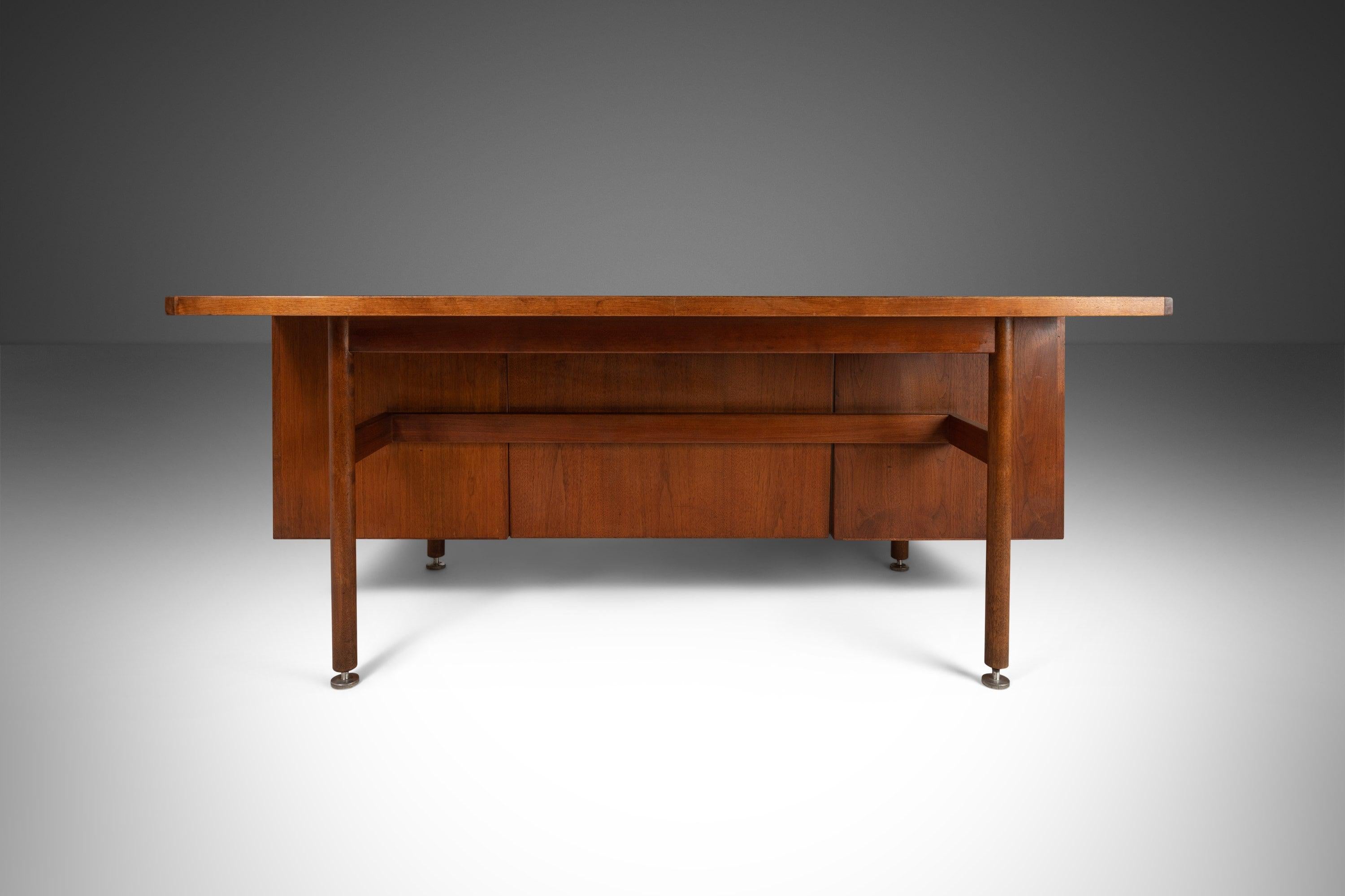 American Mid-Century Modern Executive Desk with Return in Walnut by Jens Risom, USA