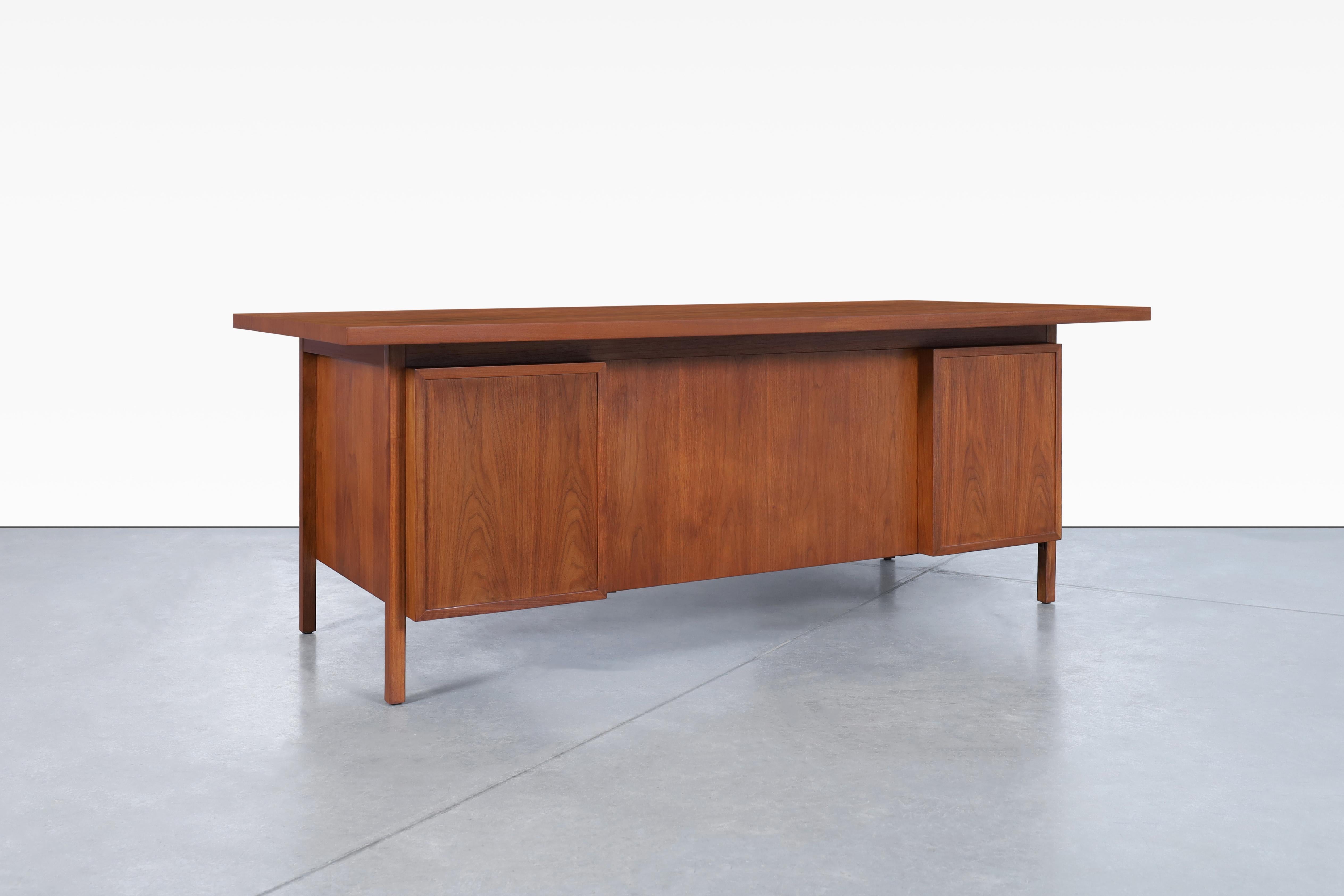 Mid Century Modern Executive Walnut Desk For Sale 1