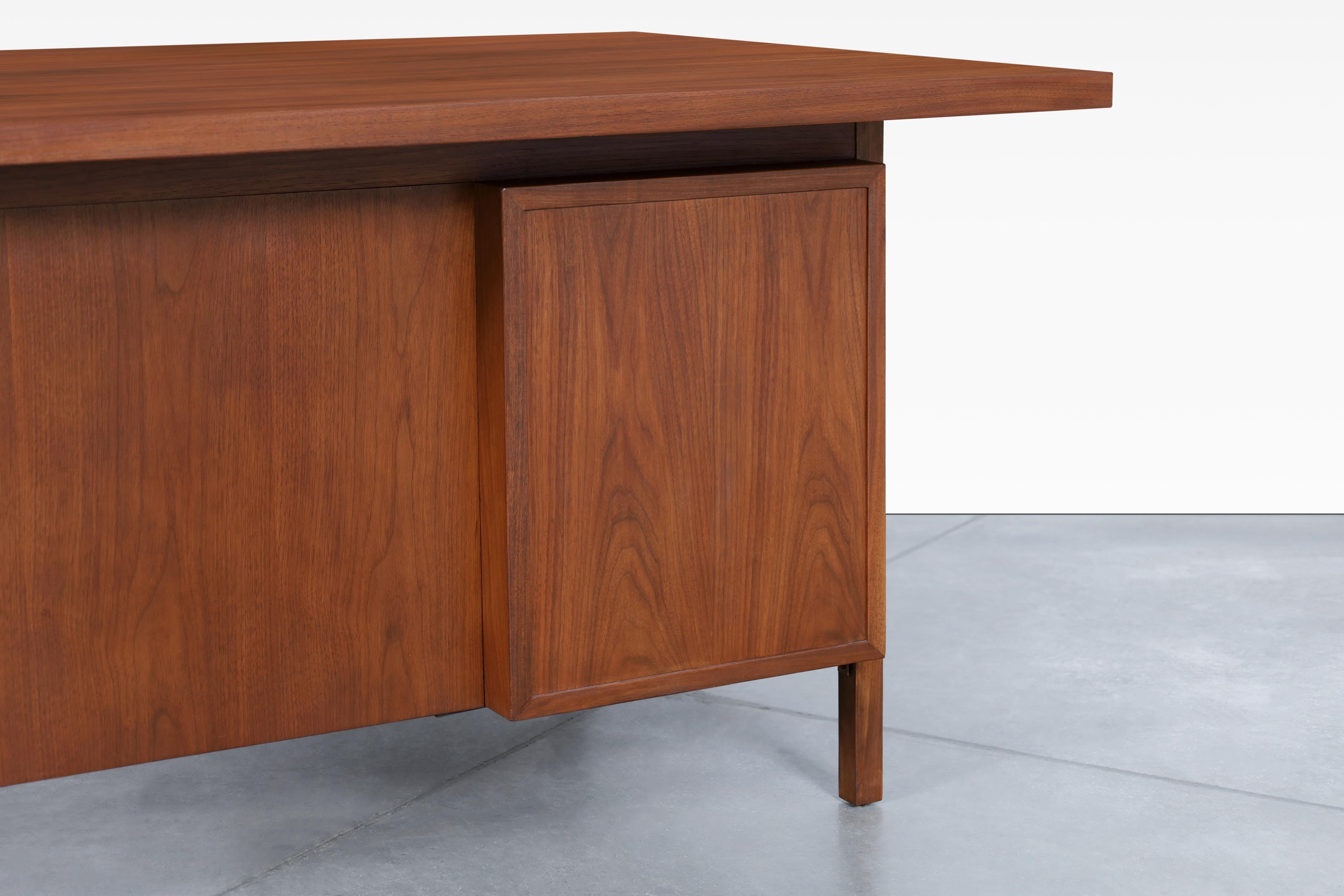 Mid Century Modern Executive Walnut Desk For Sale 2