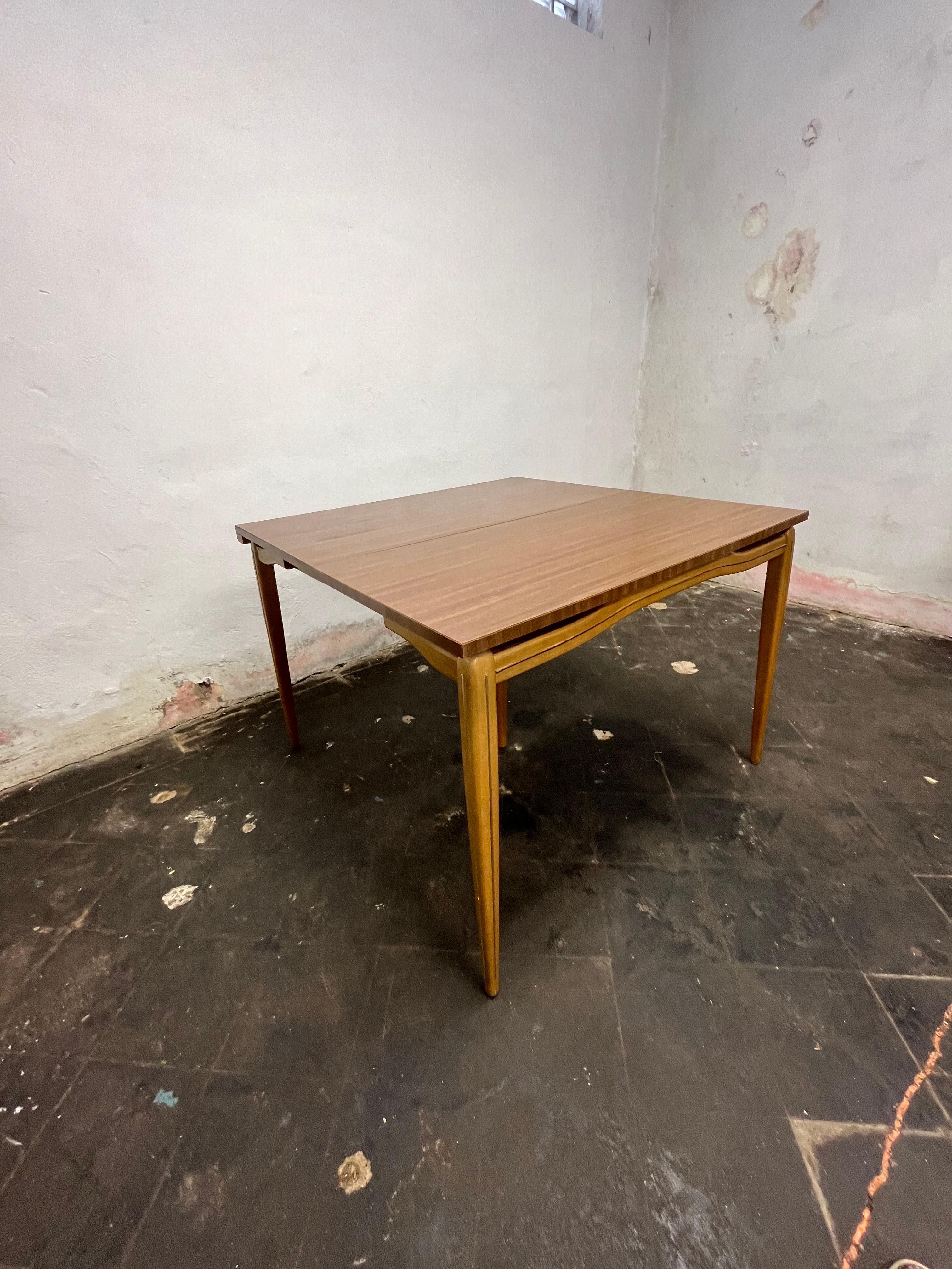 Table de jeu extensible The Moderns en vente 3