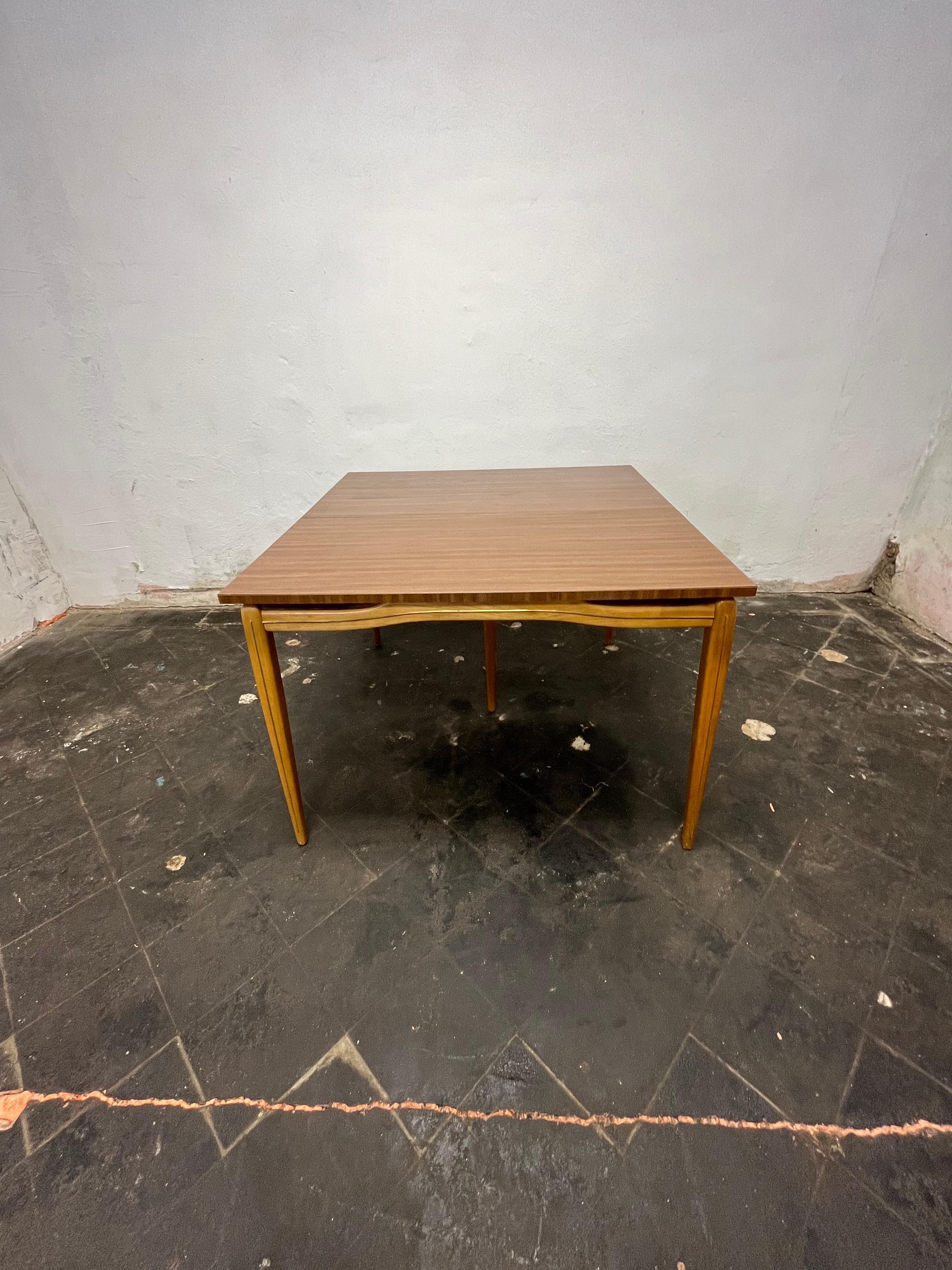 Table de jeu extensible The Moderns en vente 1