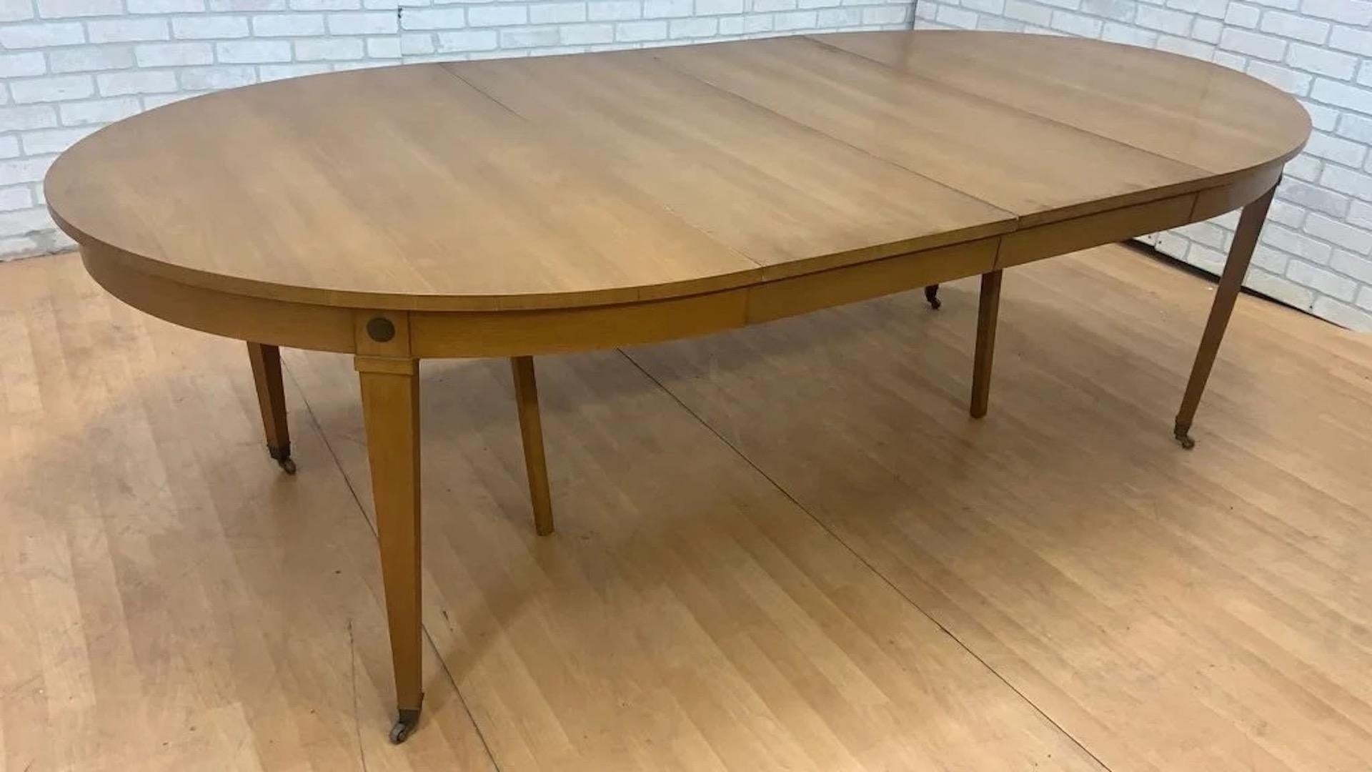 Mid-Century Modern Mid Century Modern Expandable Oval Dining Table with 3 Leaves