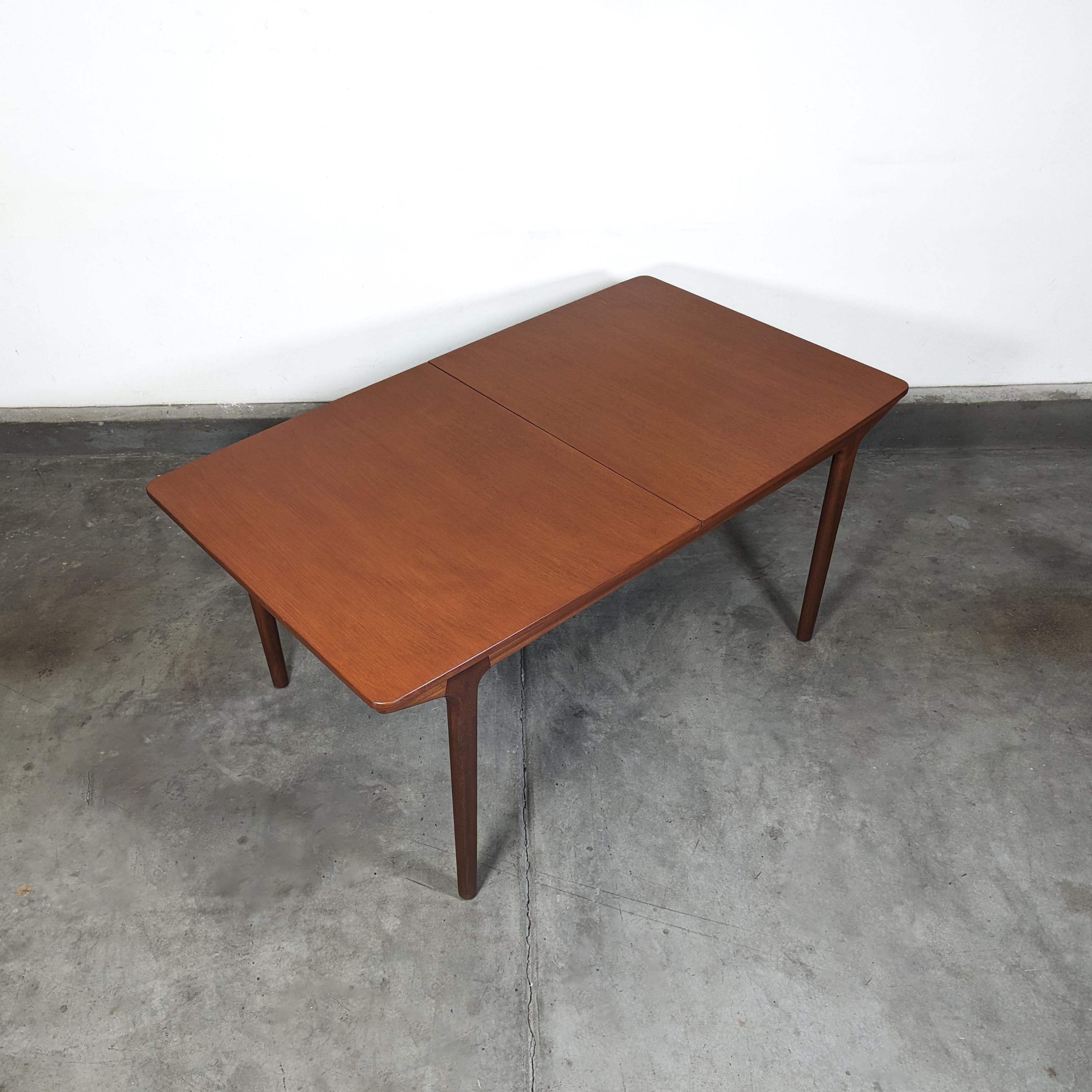 Mid Century Modern Expandable Teak Dining Table By McIntosh, c1960s 7