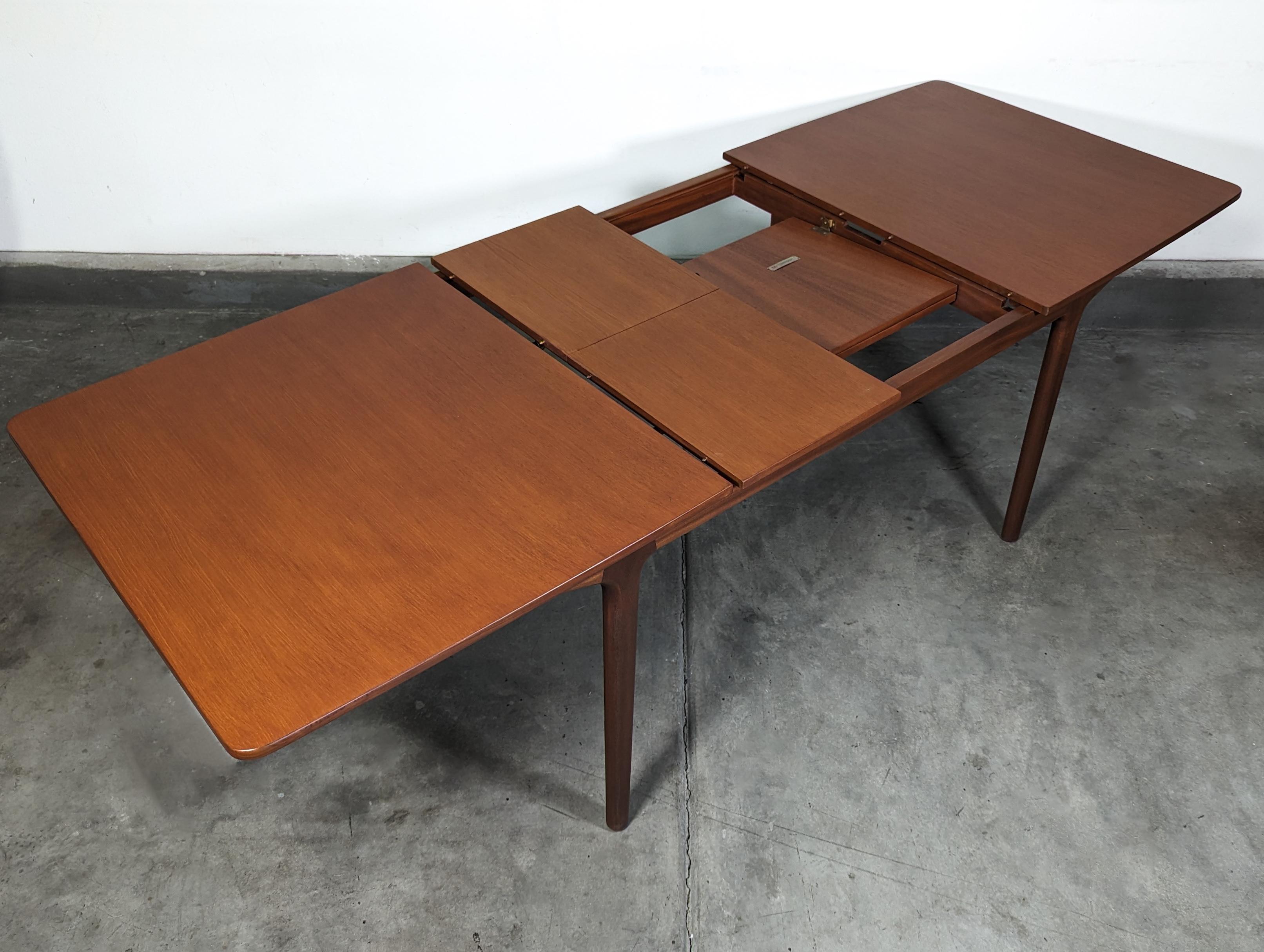 Mid Century Modern Expandable Teak Dining Table By McIntosh, c1960s 1