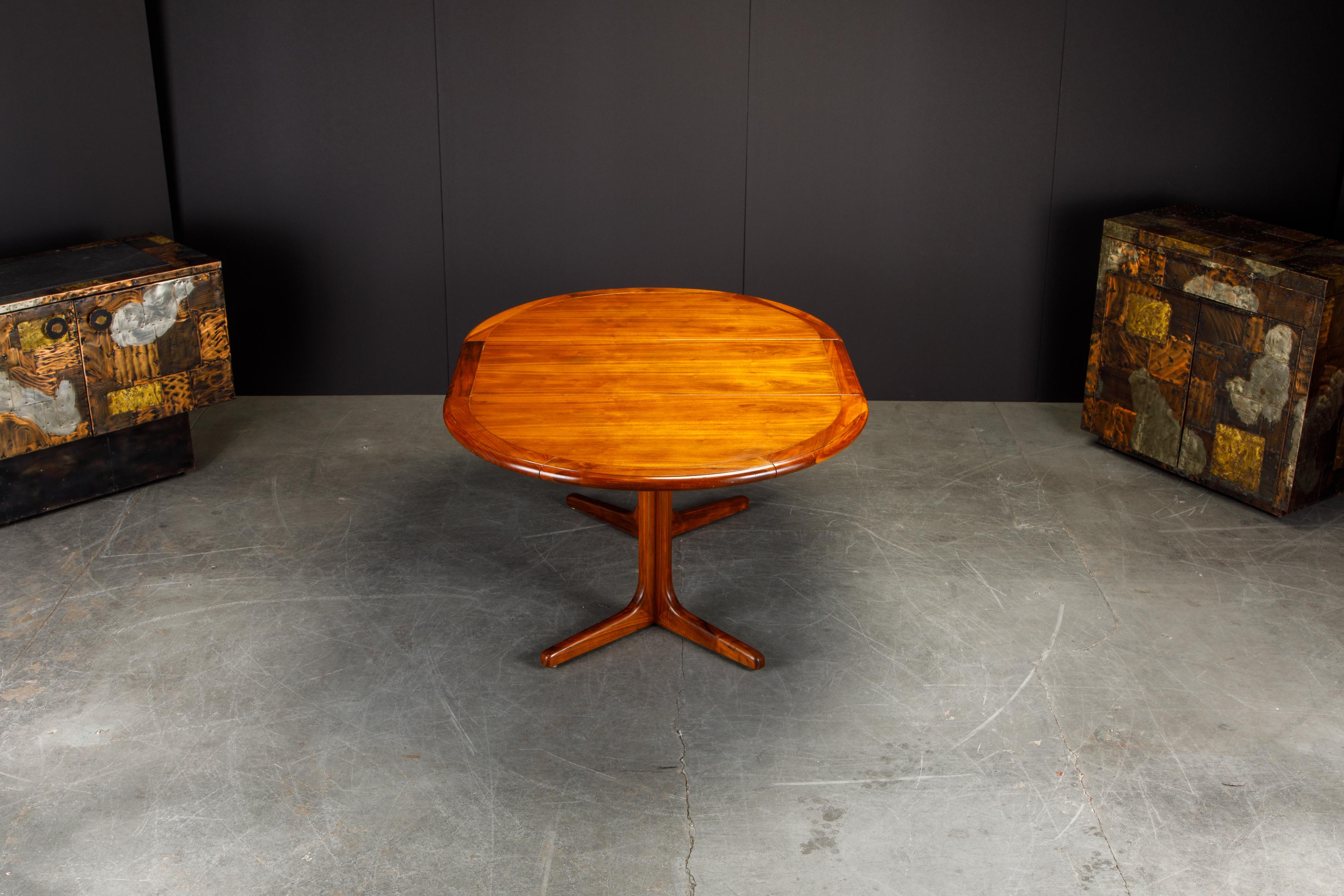 Mid-Century Modern Expandable Walnut Dining or Conference Table, circa 1960s 4