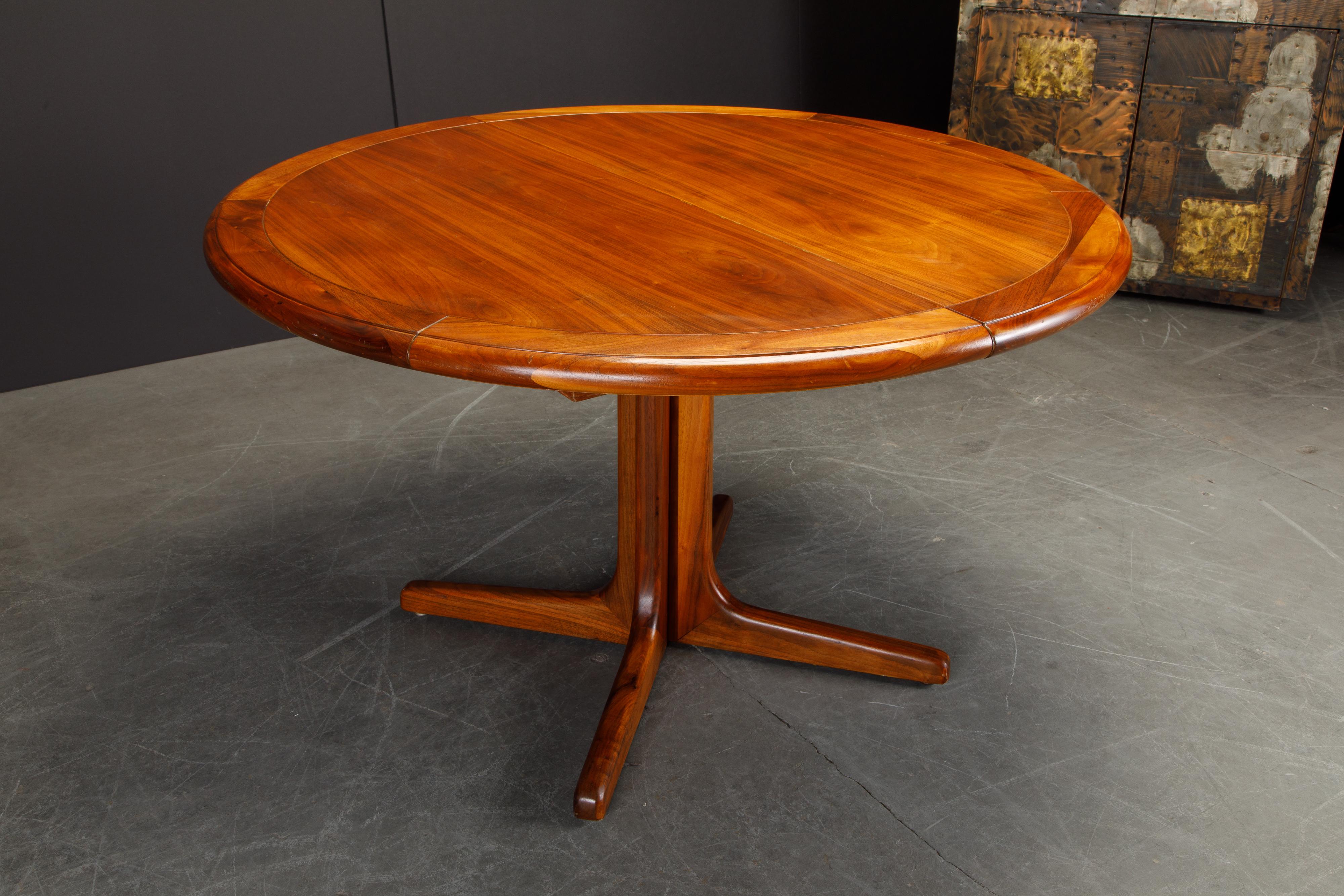 Mid-Century Modern Expandable Walnut Dining or Conference Table, circa 1960s 10