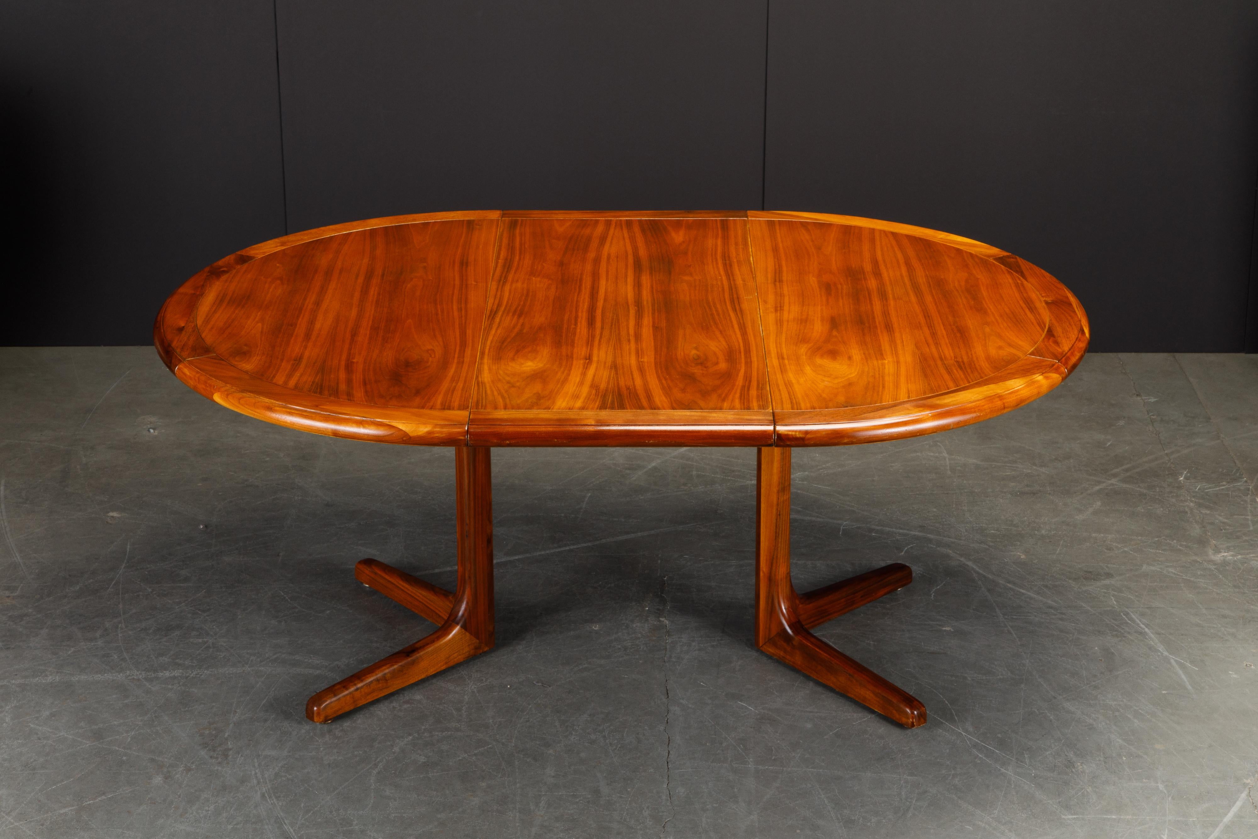 Mid-Century Modern Expandable Walnut Dining or Conference Table, circa 1960s In Good Condition In Los Angeles, CA