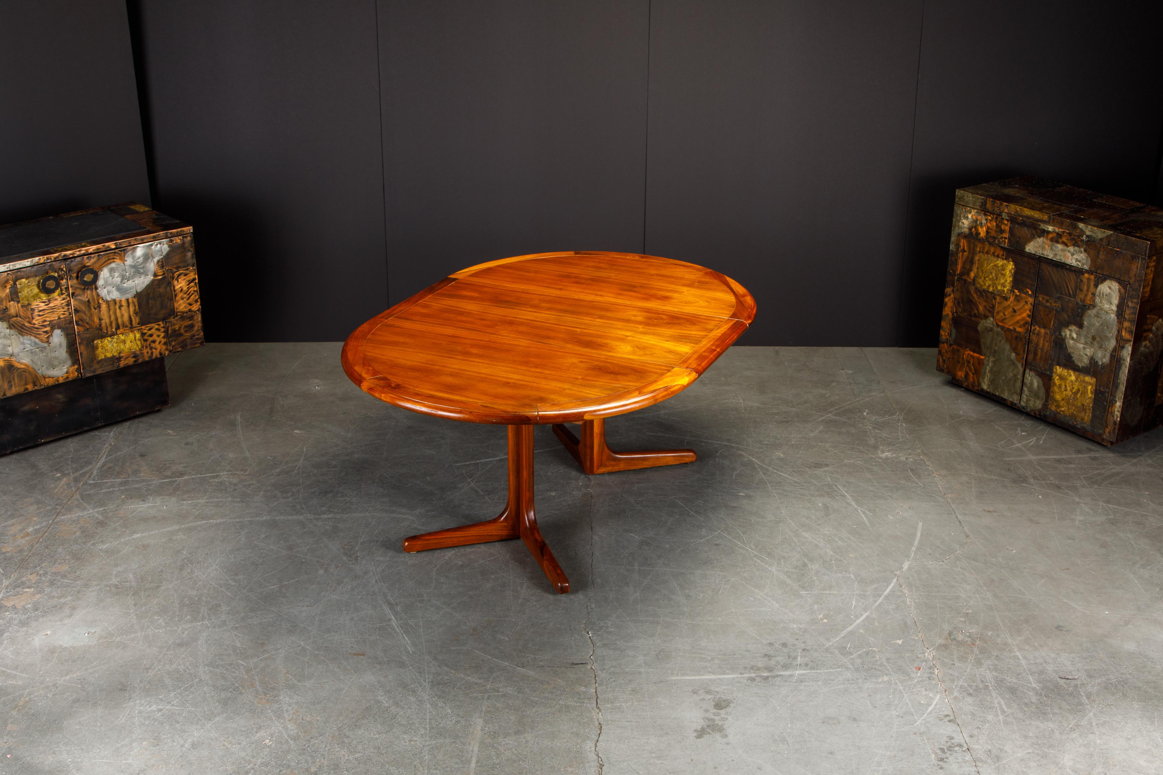 Mid-Century Modern Expandable Walnut Dining or Conference Table, circa 1960s 3