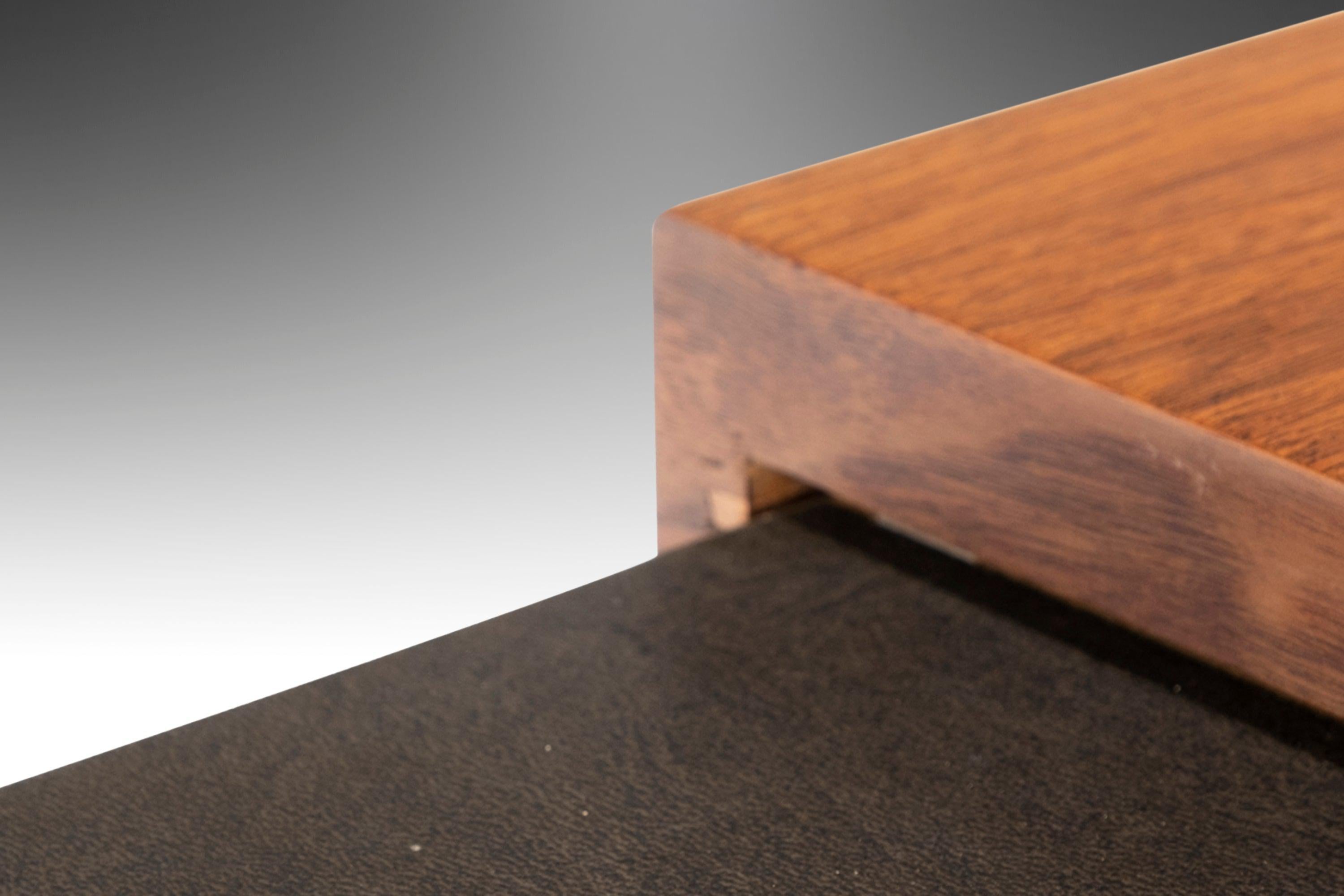 Expanding Coffee Table in Walnut & Formica by John Keal for Brown Saltman, 1960s For Sale 2