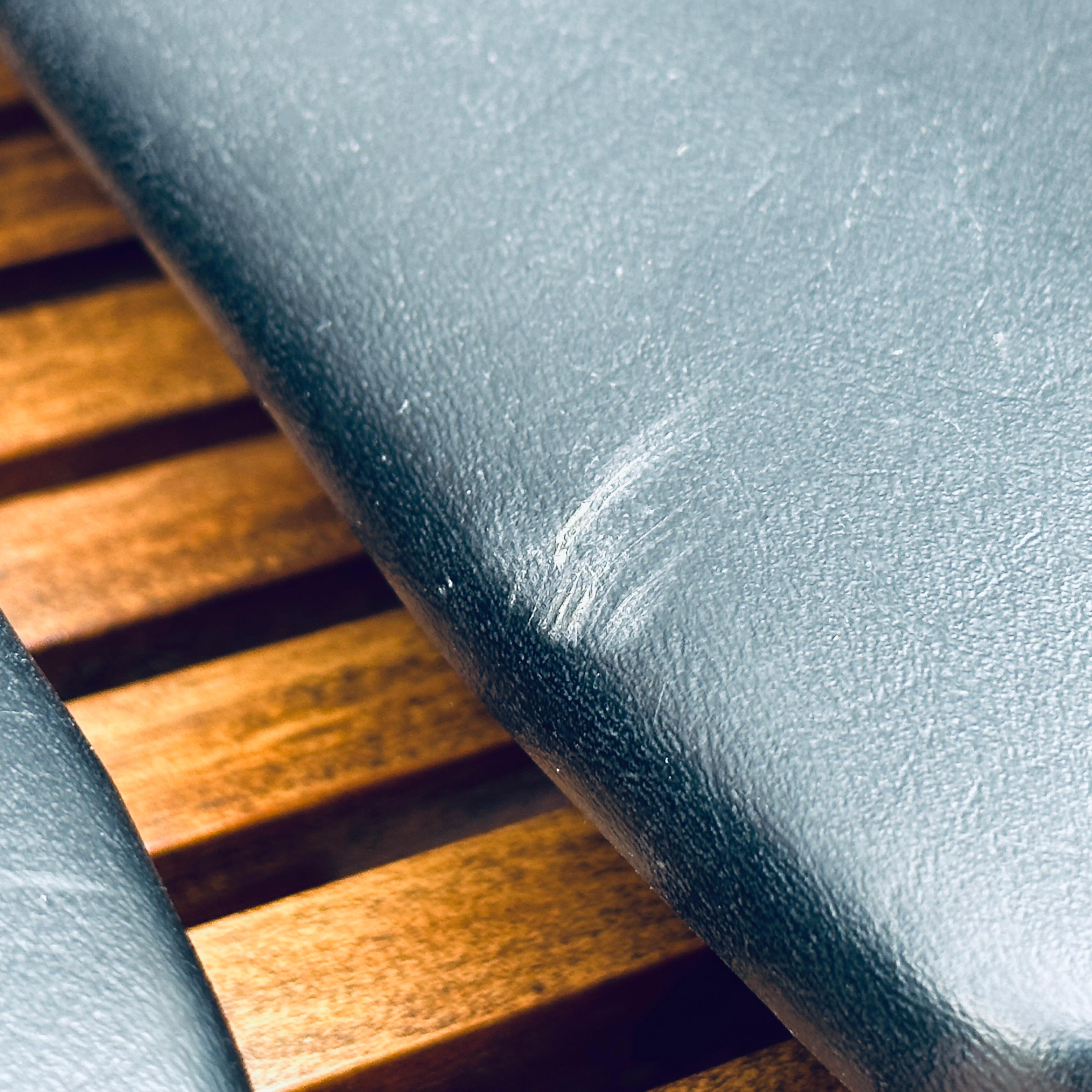 Mid-Century Modern Expanding Slat Bench on Pencil Legs 5