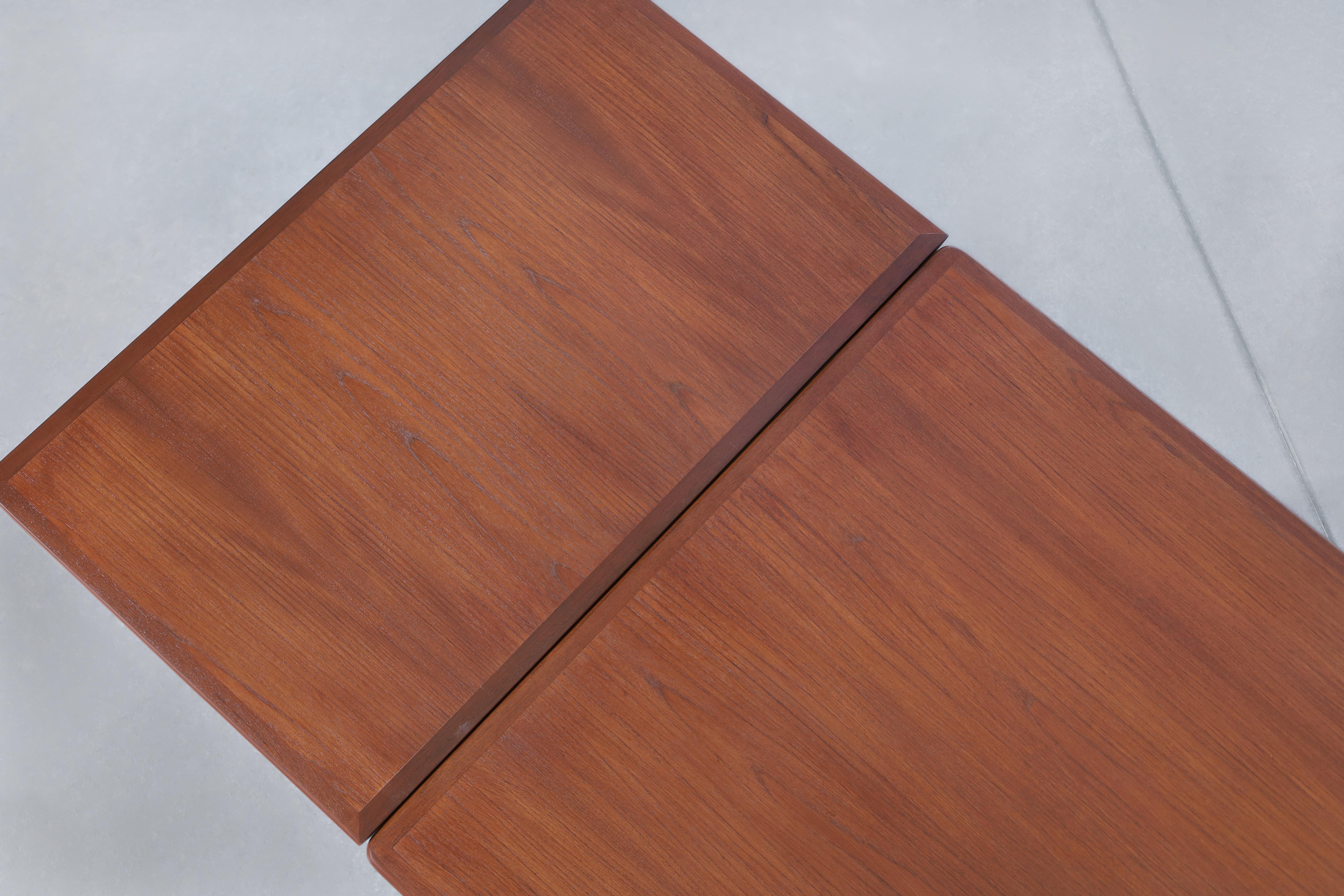 Mid-Century Modern Expanding Teak Dining Table by Johannes Andersen For Sale 6