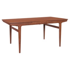 Mid-Century Modern Expanding Teak Dining Table by Johannes Andersen