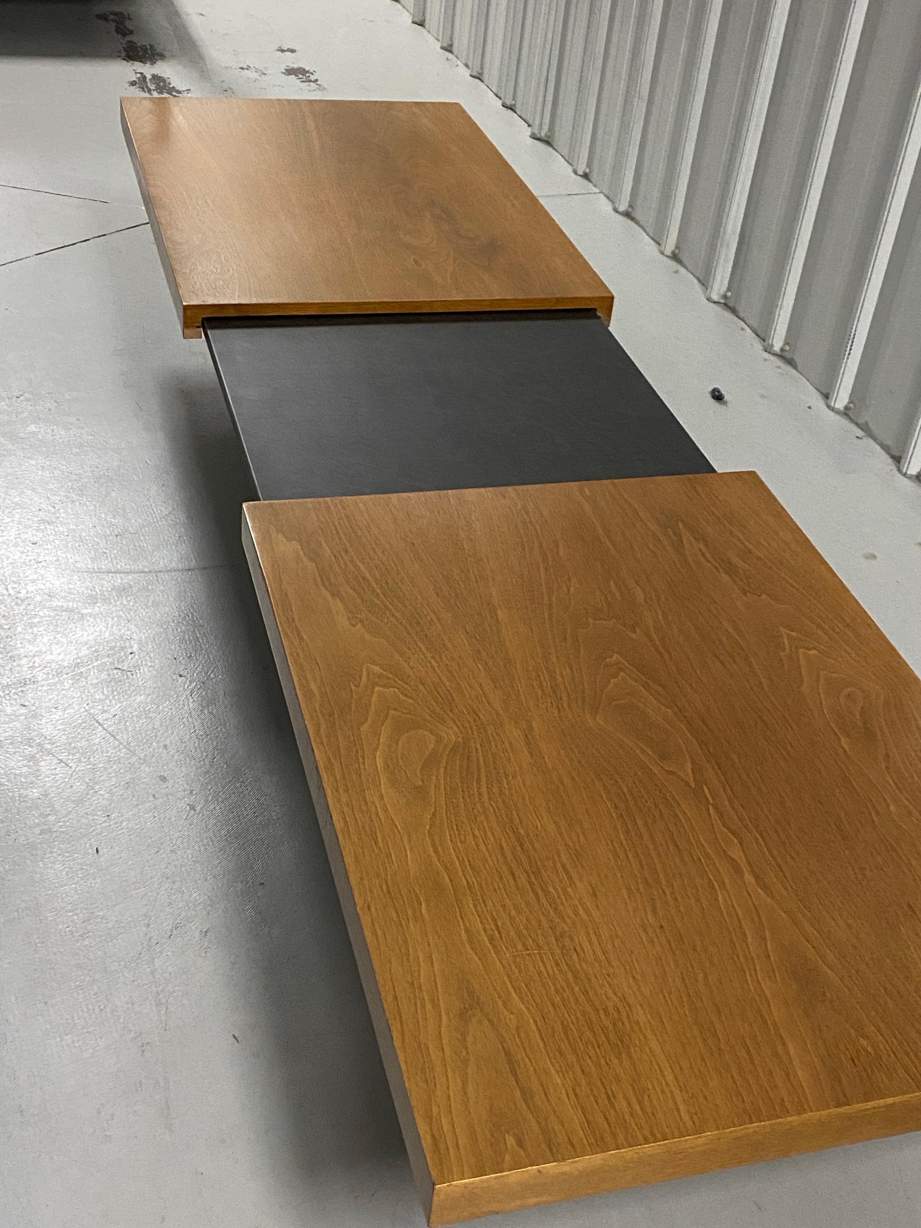 Ausziehbarer Couchtisch aus der Mitte des Jahrhunderts von John Keal für Brown Saltman im Angebot 8