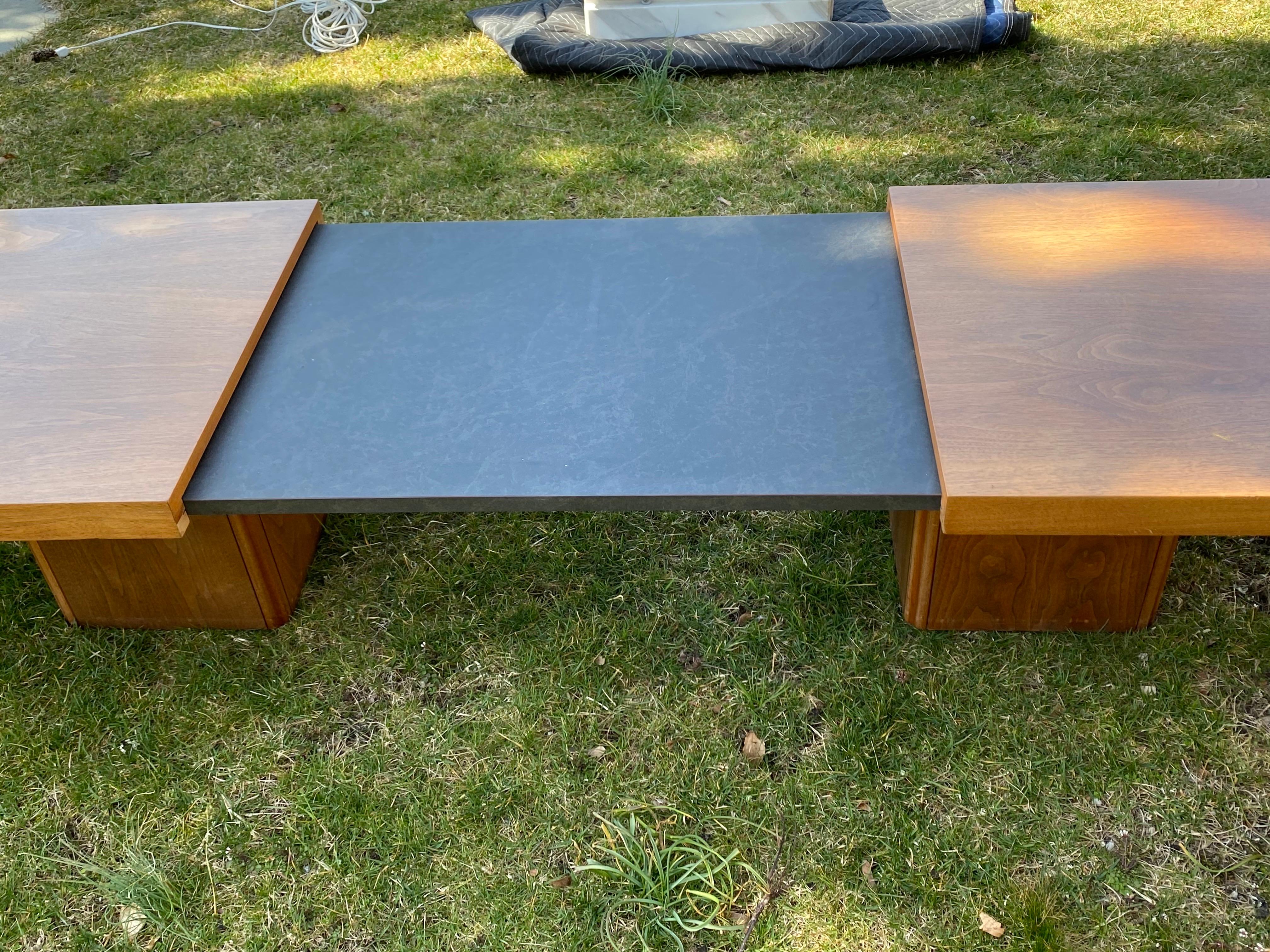 Ausziehbarer Couchtisch aus der Mitte des Jahrhunderts von John Keal für Brown Saltman im Zustand „Gut“ im Angebot in Southampton, NY