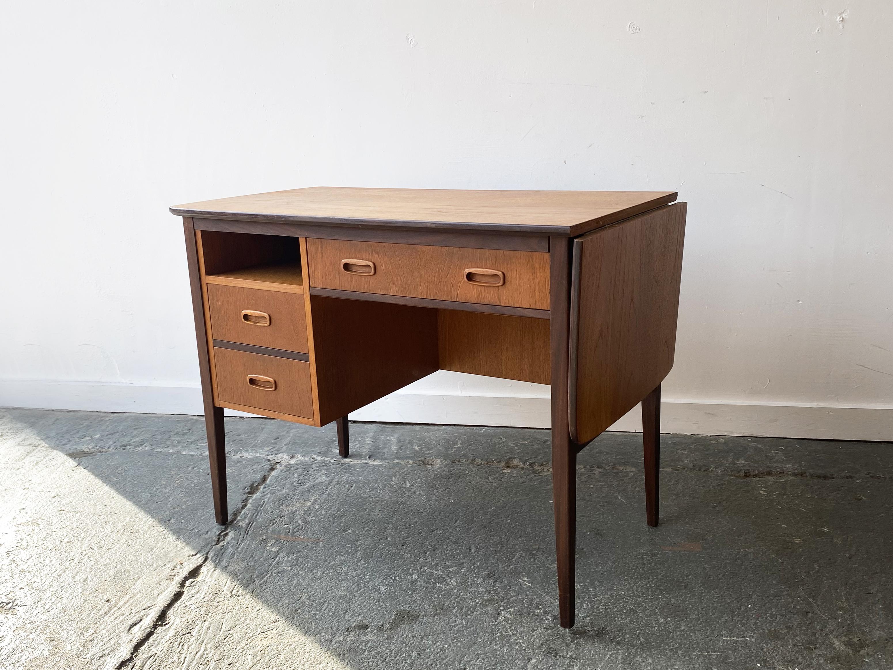Mid-Century Modern extendable desk by Uniflex 2