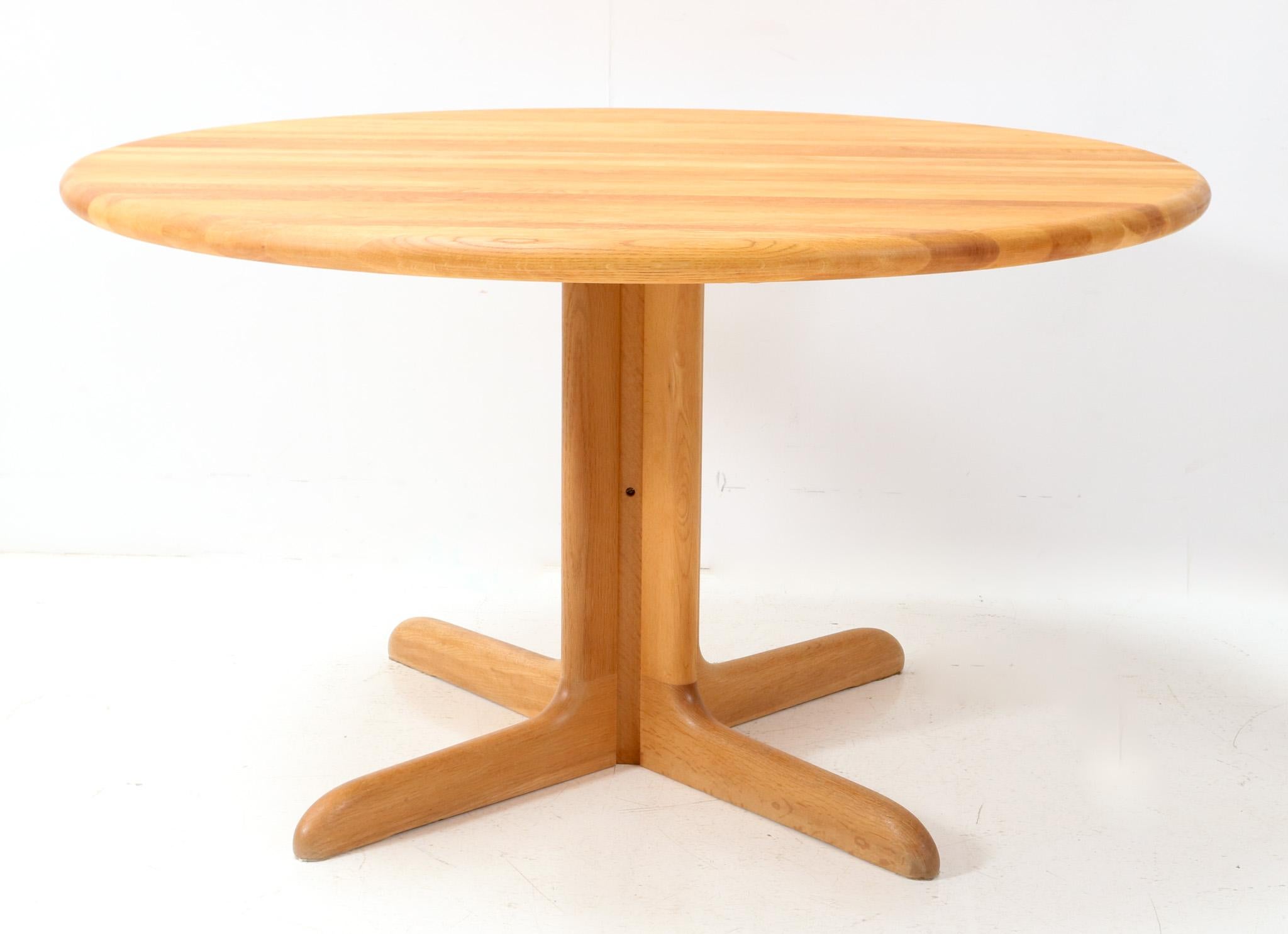  Mid-Century Modern Extendable Dining Room Table by Niels Otto Møller, 1970s In Good Condition For Sale In Amsterdam, NL