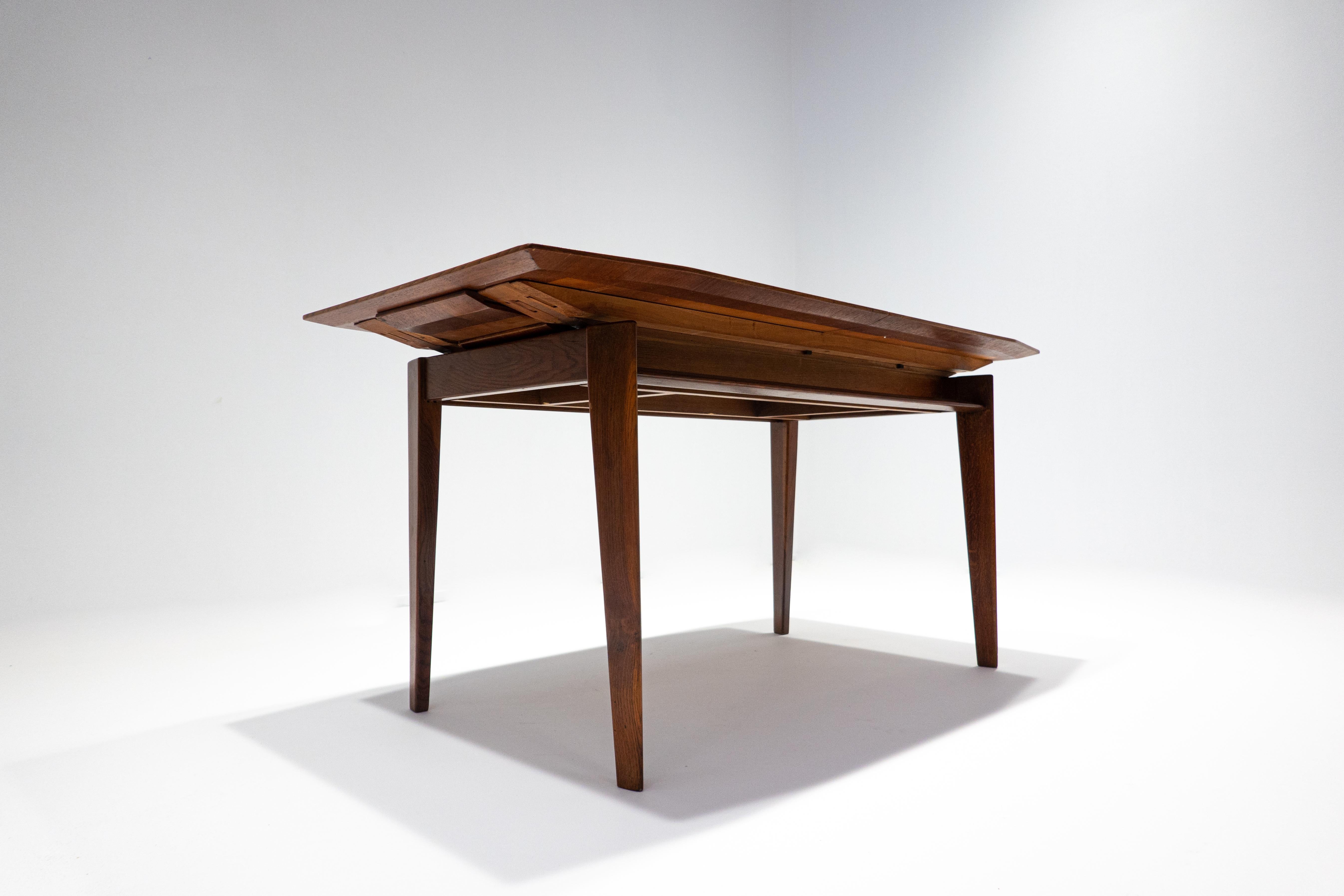 Italian Mid-Century Modern Extendable Dining Table by Vittorio Dassi, Teak, Italy, 1950s For Sale