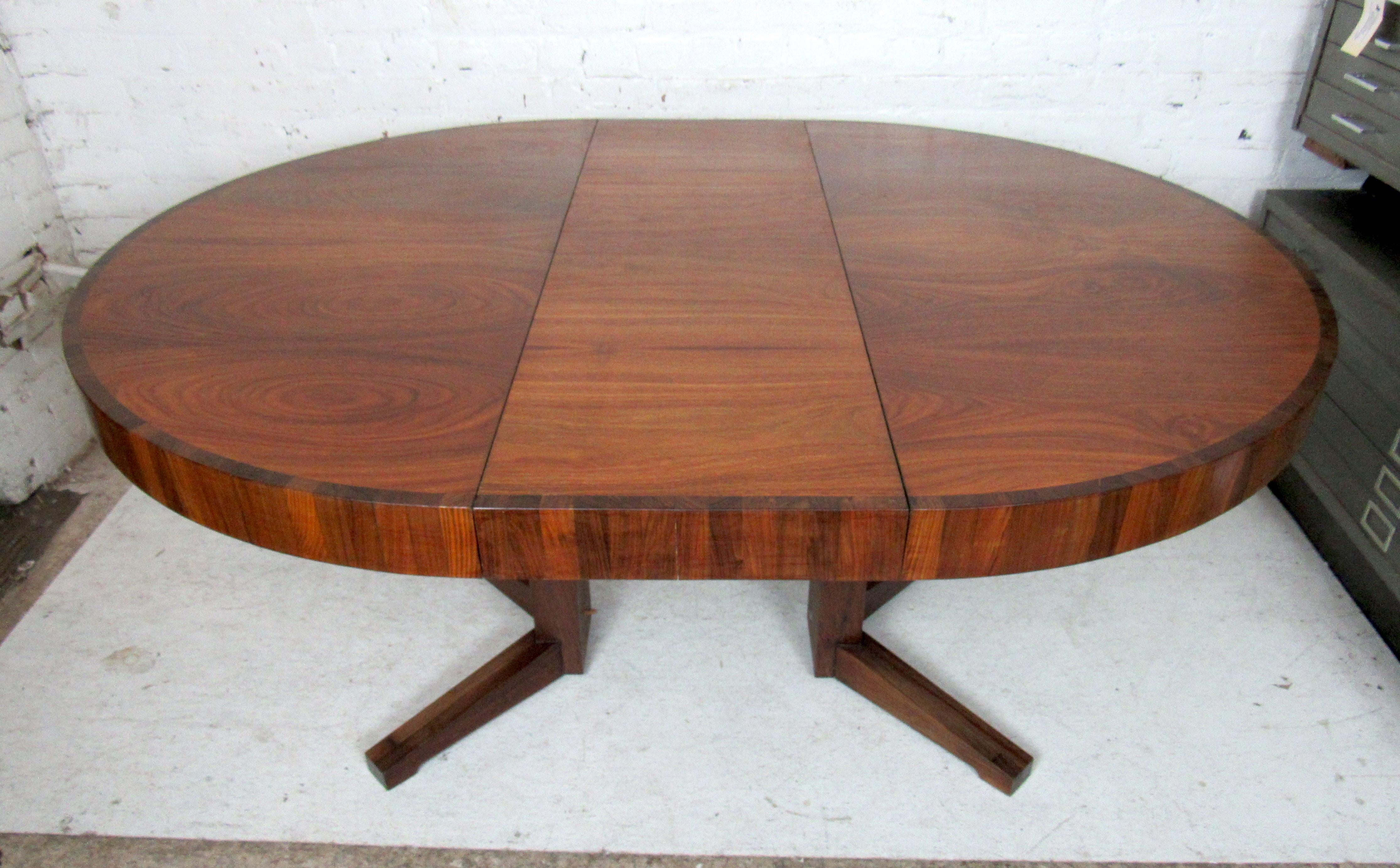 Mid-Century Modern Extendable Dining Table 3
