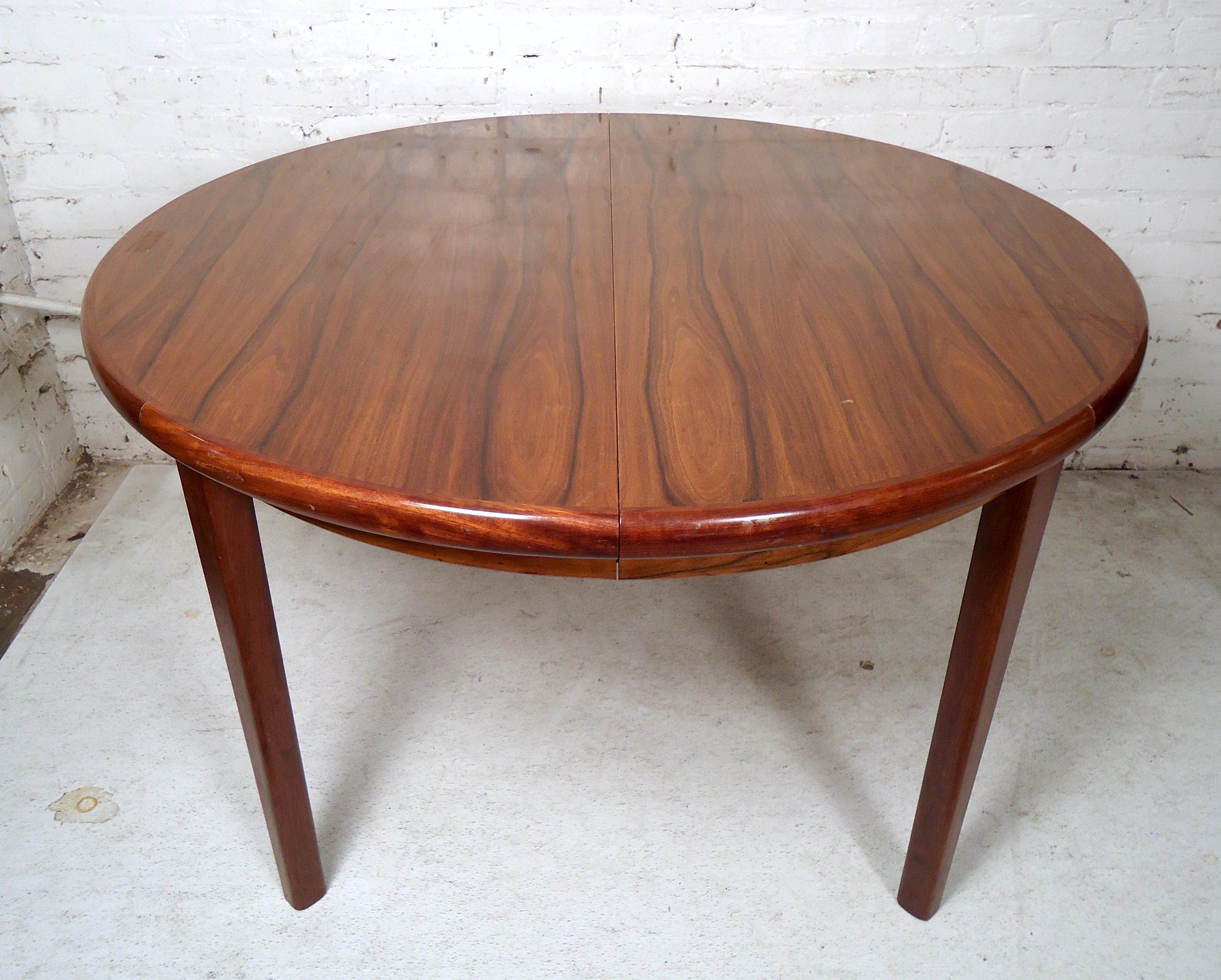 Mid-Century Modern Extendable Dining Table 2