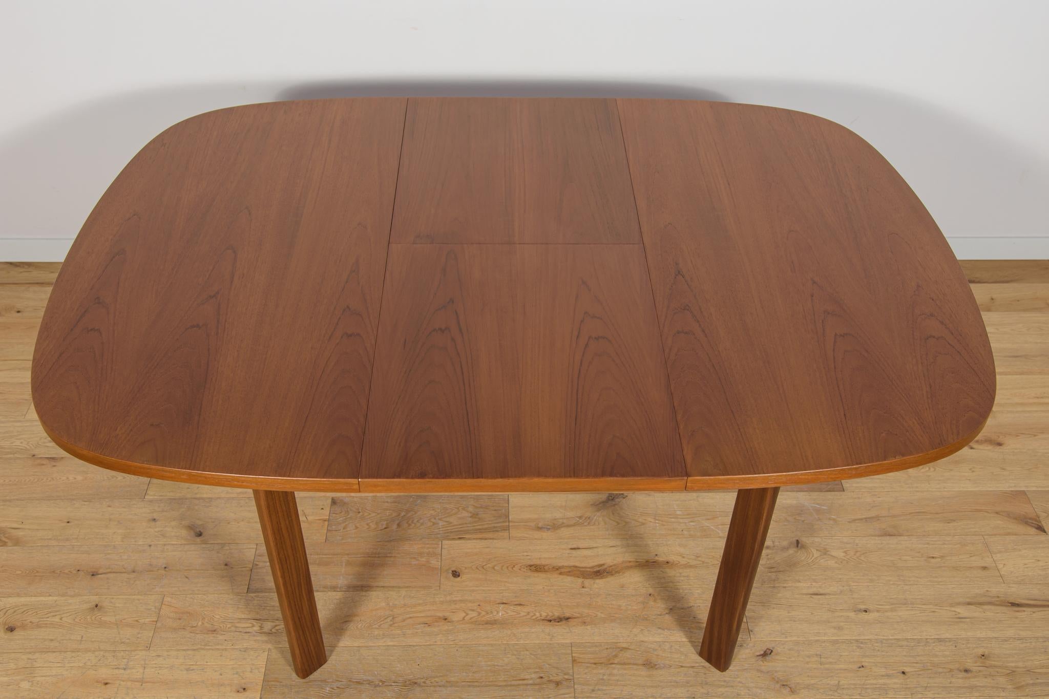 Tavolo da pranzo allungabile in teak in stile Mid-Century Modern di G-Plan, United Knigdom. in vendita 2