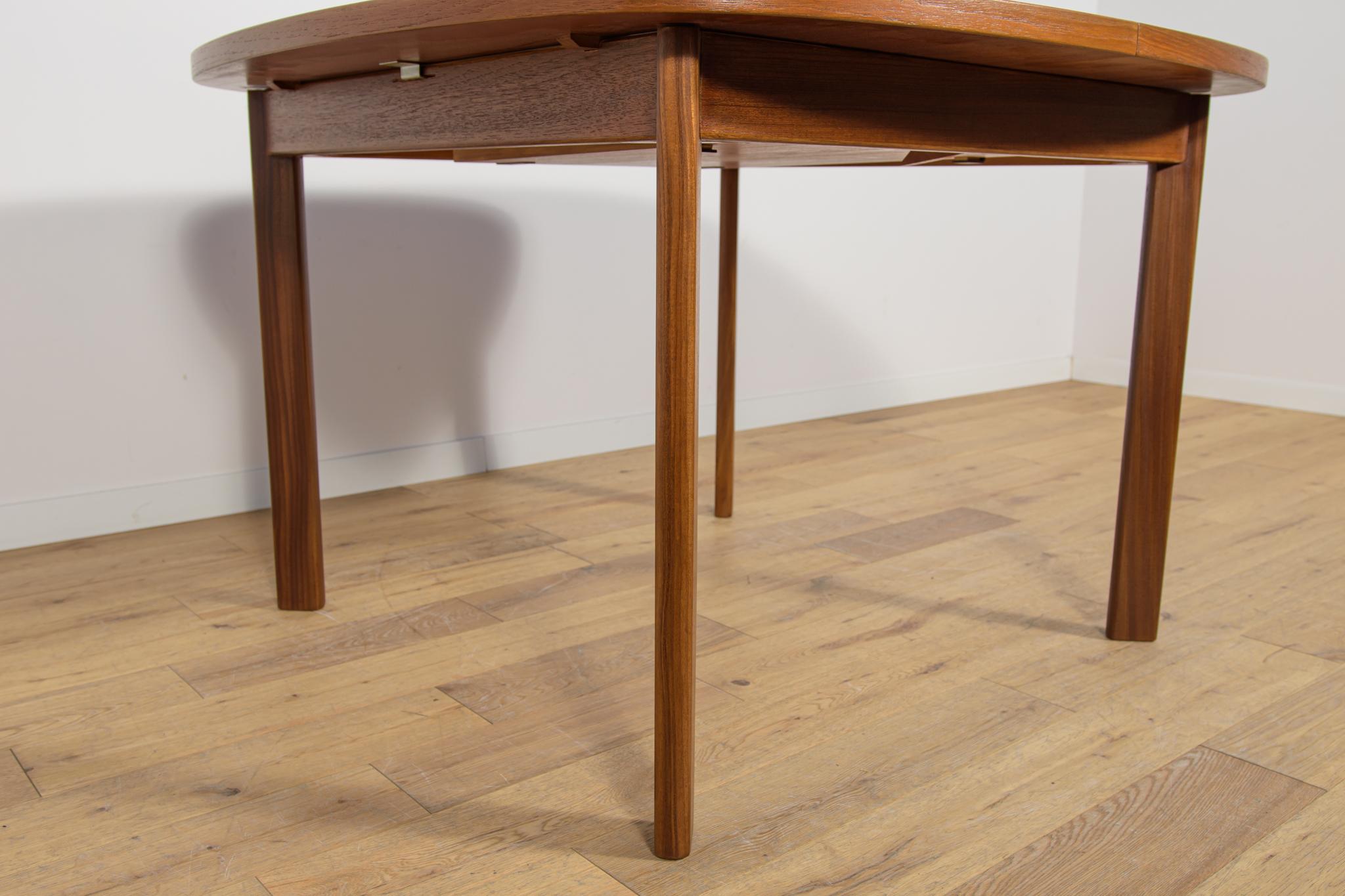 Tavolo da pranzo allungabile in teak in stile Mid-Century Modern di G-Plan, United Knigdom. in vendita 5