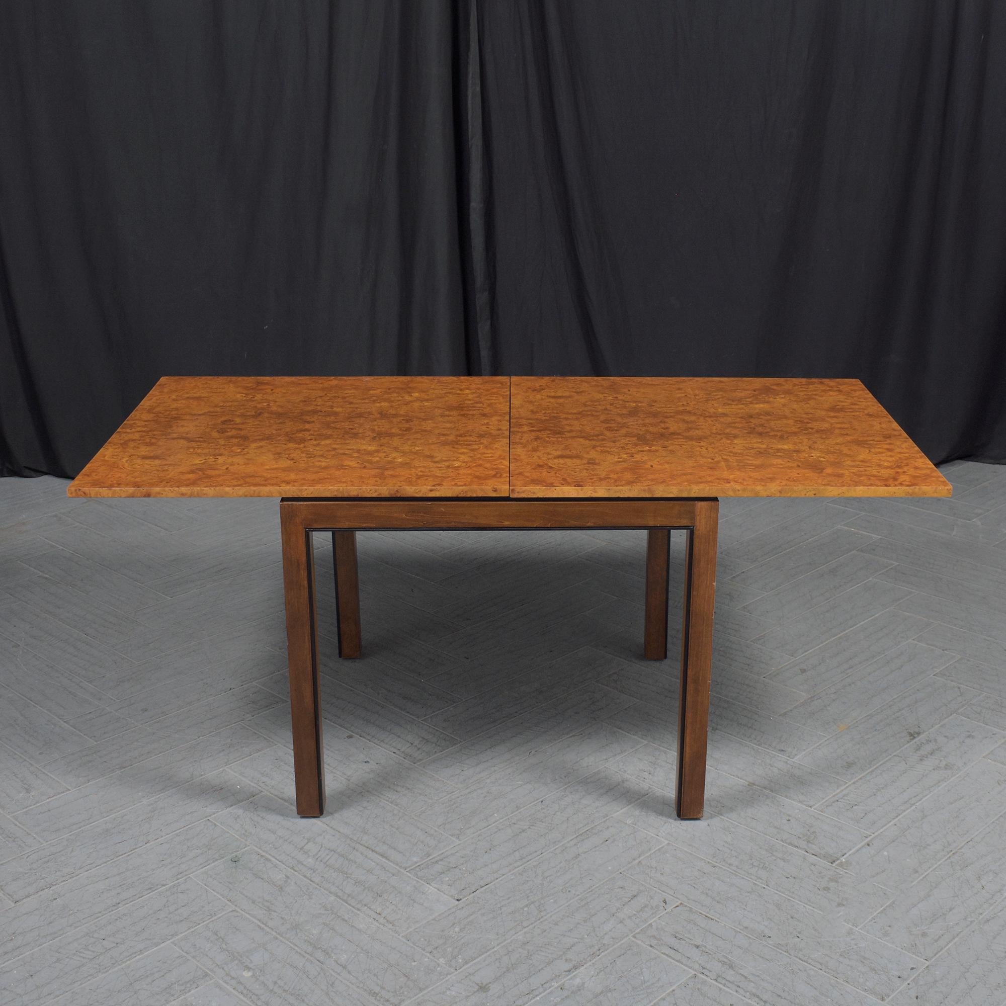 Mid-Century Modern Extendable Dining Table: Timeless Elegance & Design In Good Condition For Sale In Los Angeles, CA
