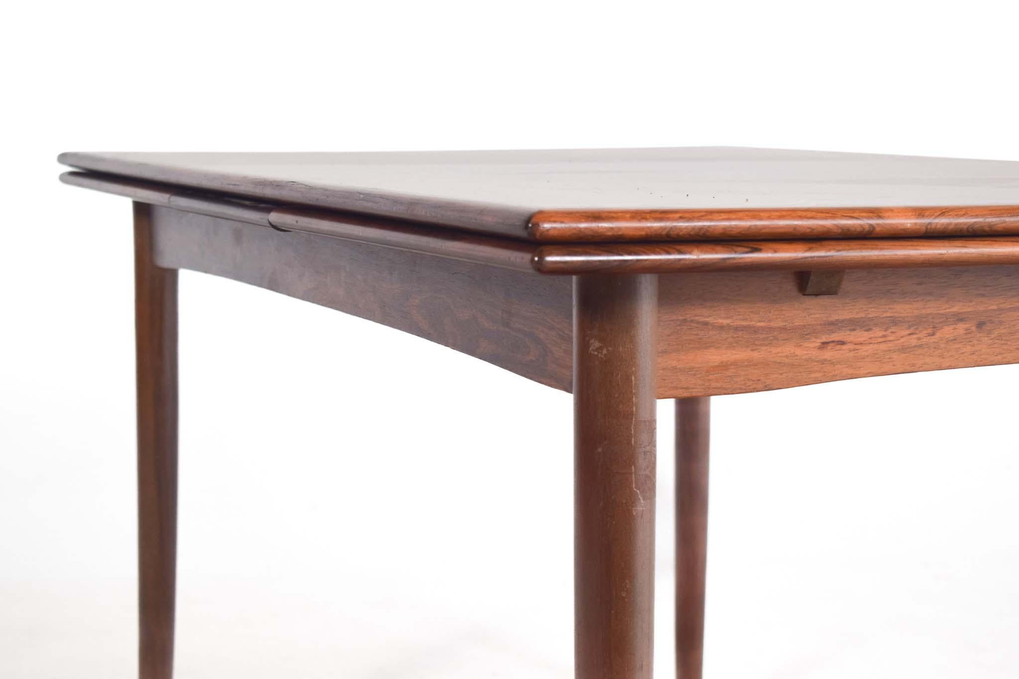 Mid-Century Modern Table de salle à manger extensible en palissandre, The Moderns, années 1960 en vente