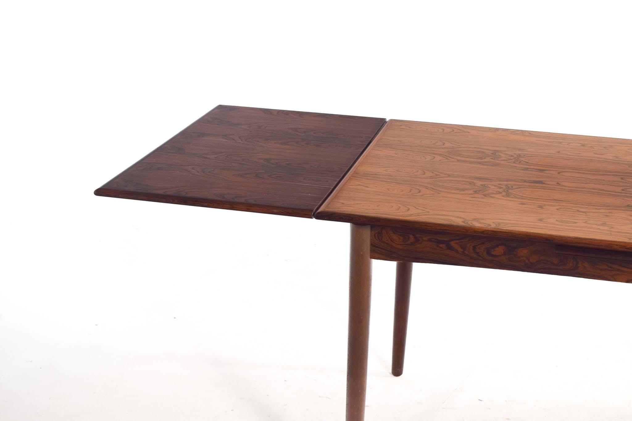 Bois de rose Table de salle à manger extensible en palissandre, The Moderns, années 1960 en vente
