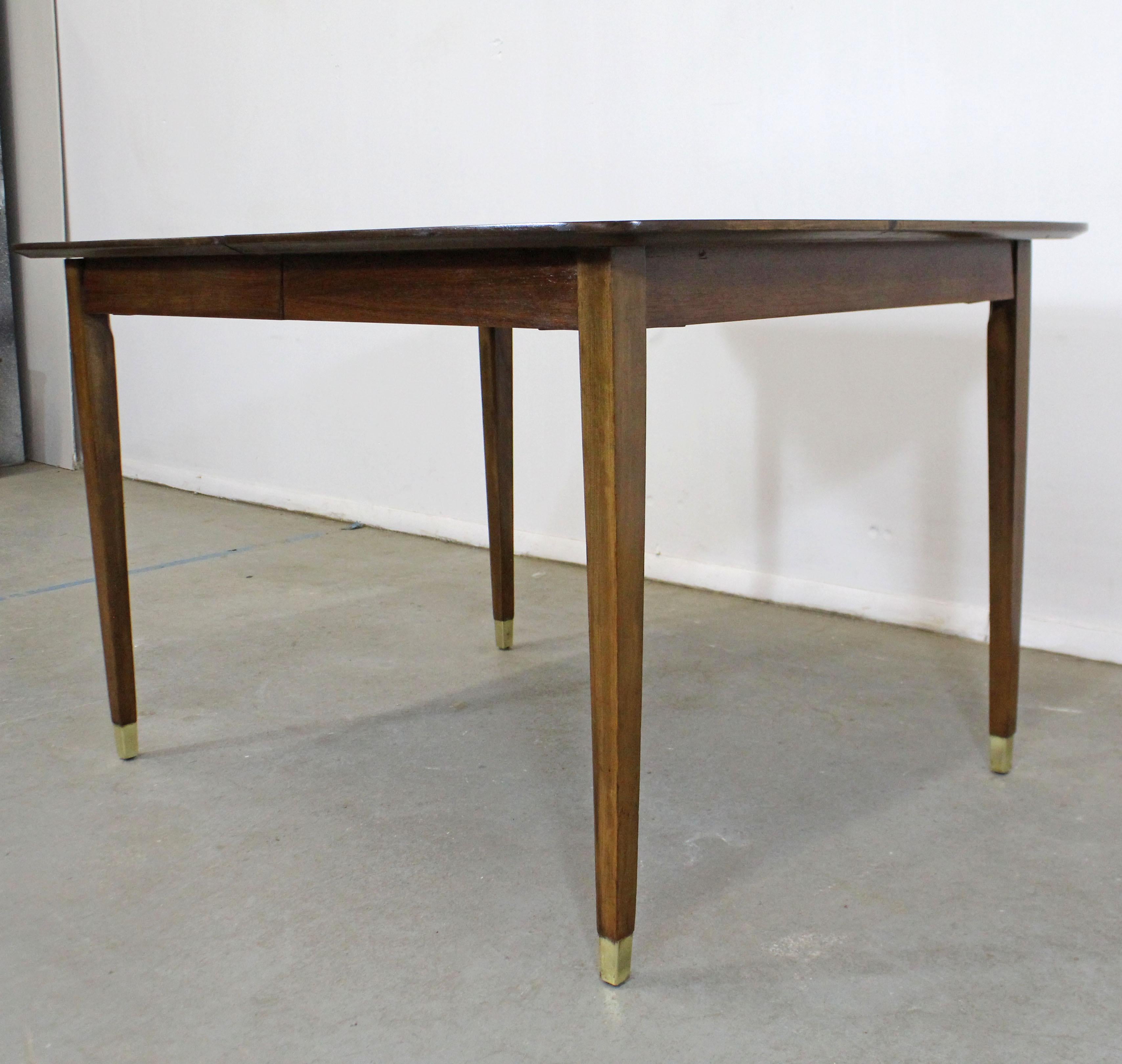 20th Century Mid-Century Modern Extendable Surfboard Butterfly Leaf Walnut Dining Table