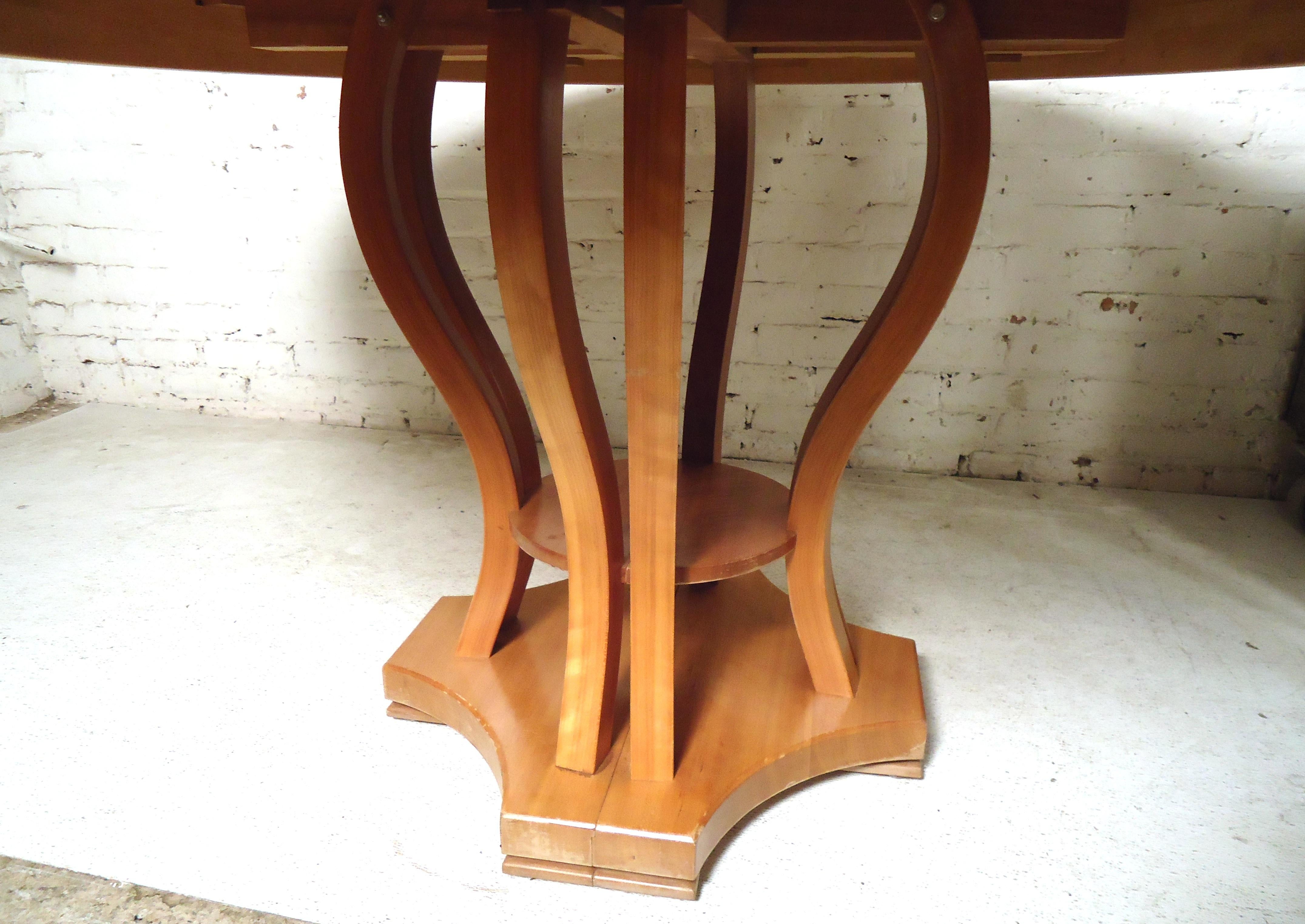 Mid-Century Modern Extendable Table 1
