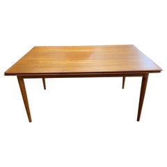 Mid-Century Modern Extendable Teak Dining Table by Moreddi