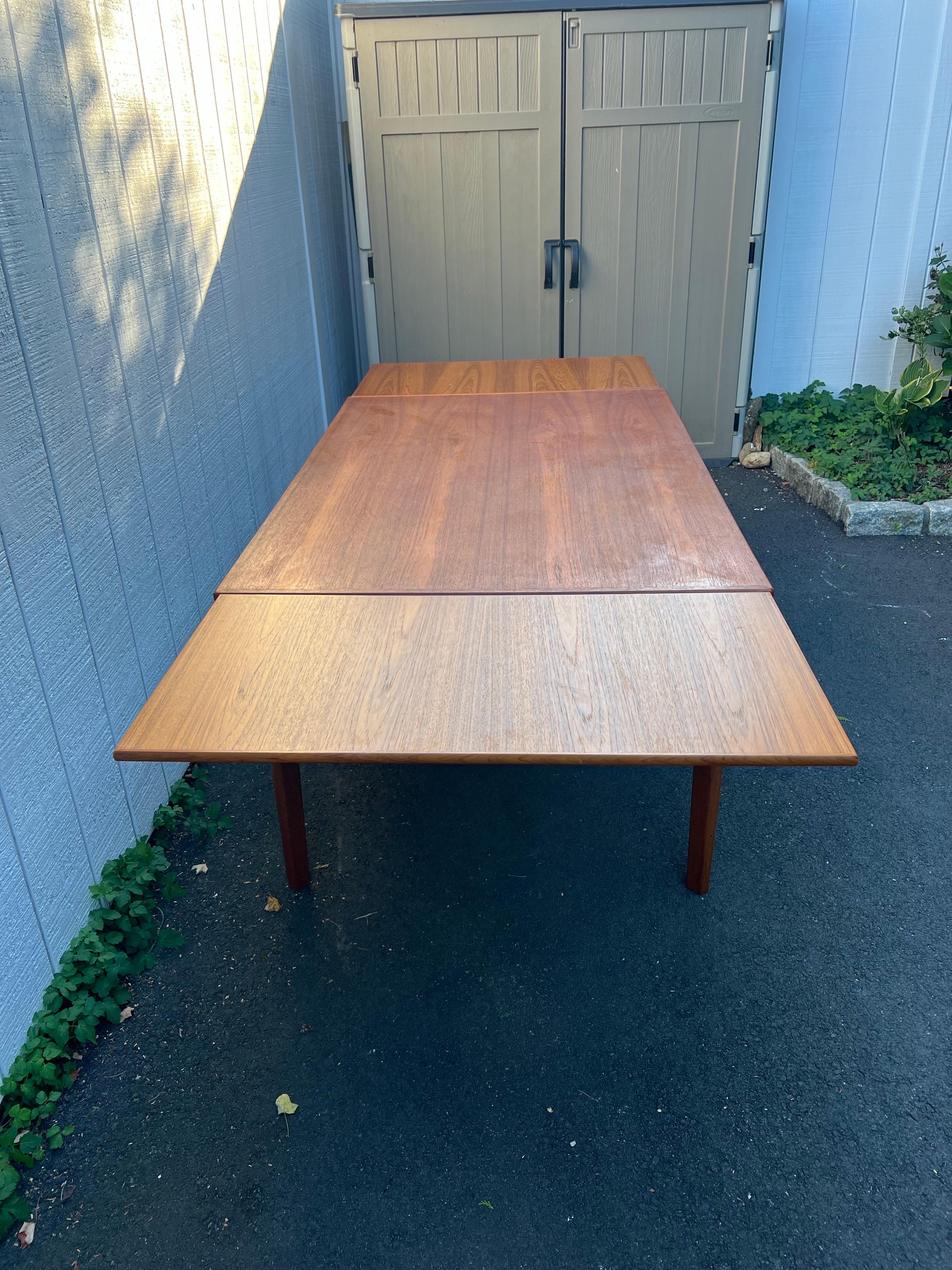 Mid Century Modern Extendable Teak Table 10